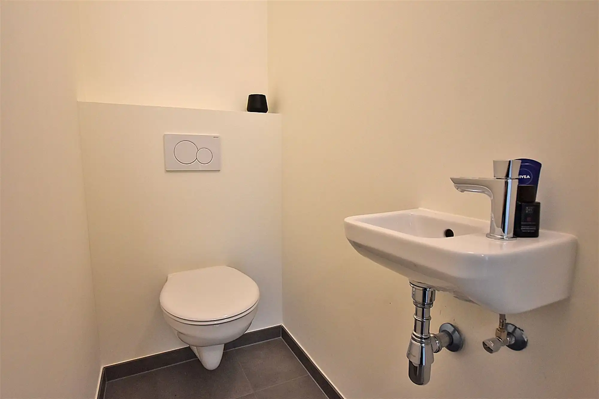 Instapklare WONING met 3 slaapkamers, tuin / terras & carport, gelegen in een rustige, kindvriendelijke buurt foto 6