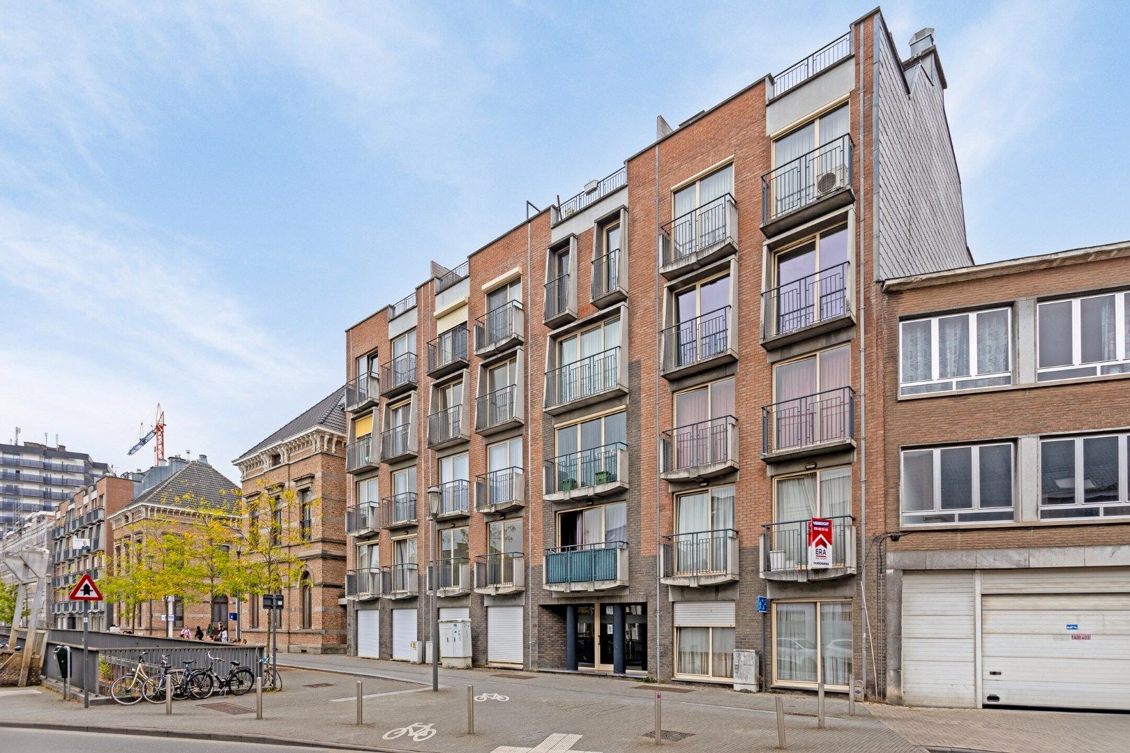 Goed gelegen 2-slaapkamerappartement met 2 kelderbergingen en terras - EPC 114 kWh/m² - bewoonbare oppervlakte 81 m² foto 2