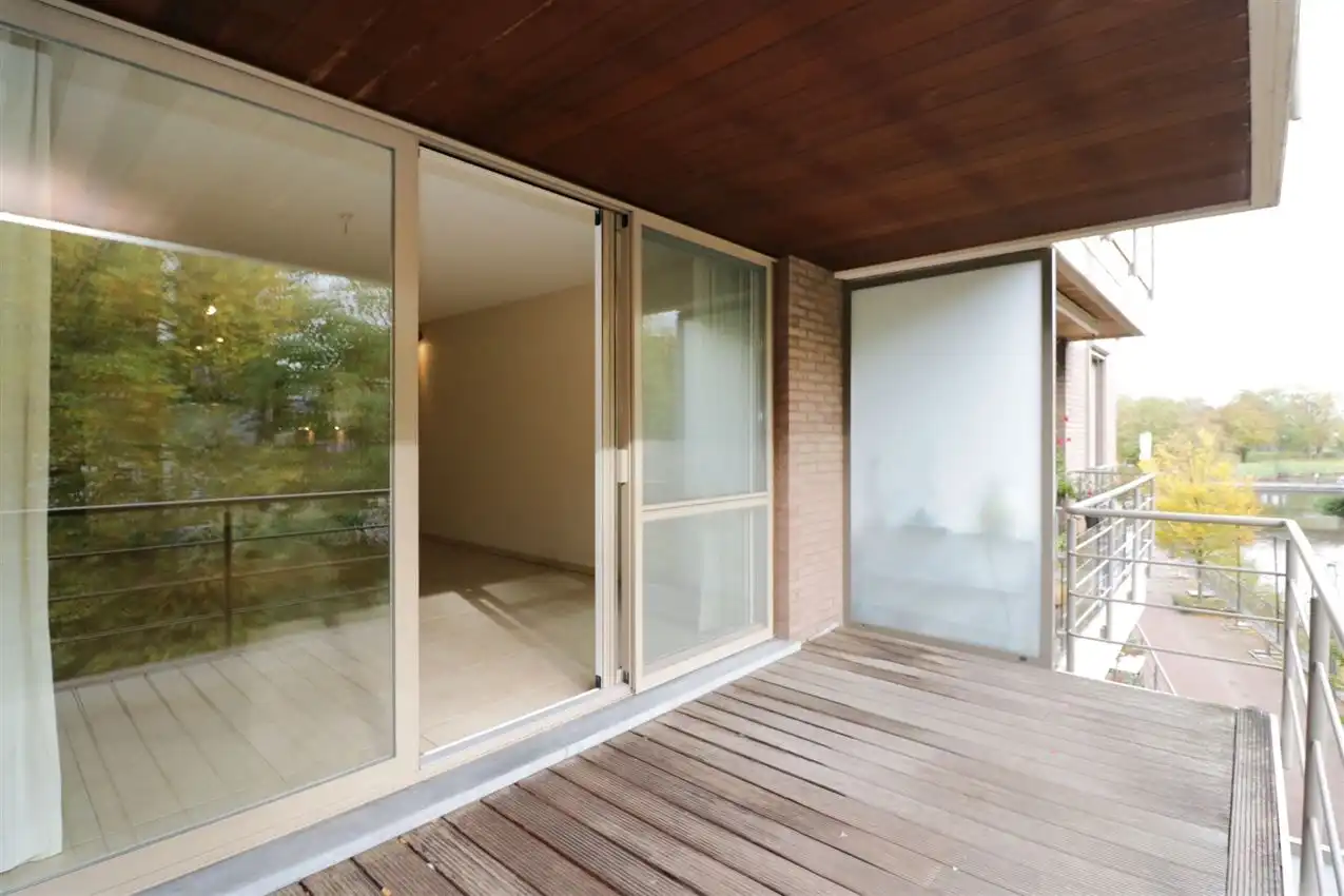 Appartement met 2 slpk., autostaanplaats en terras in centrum Aarschot foto 5