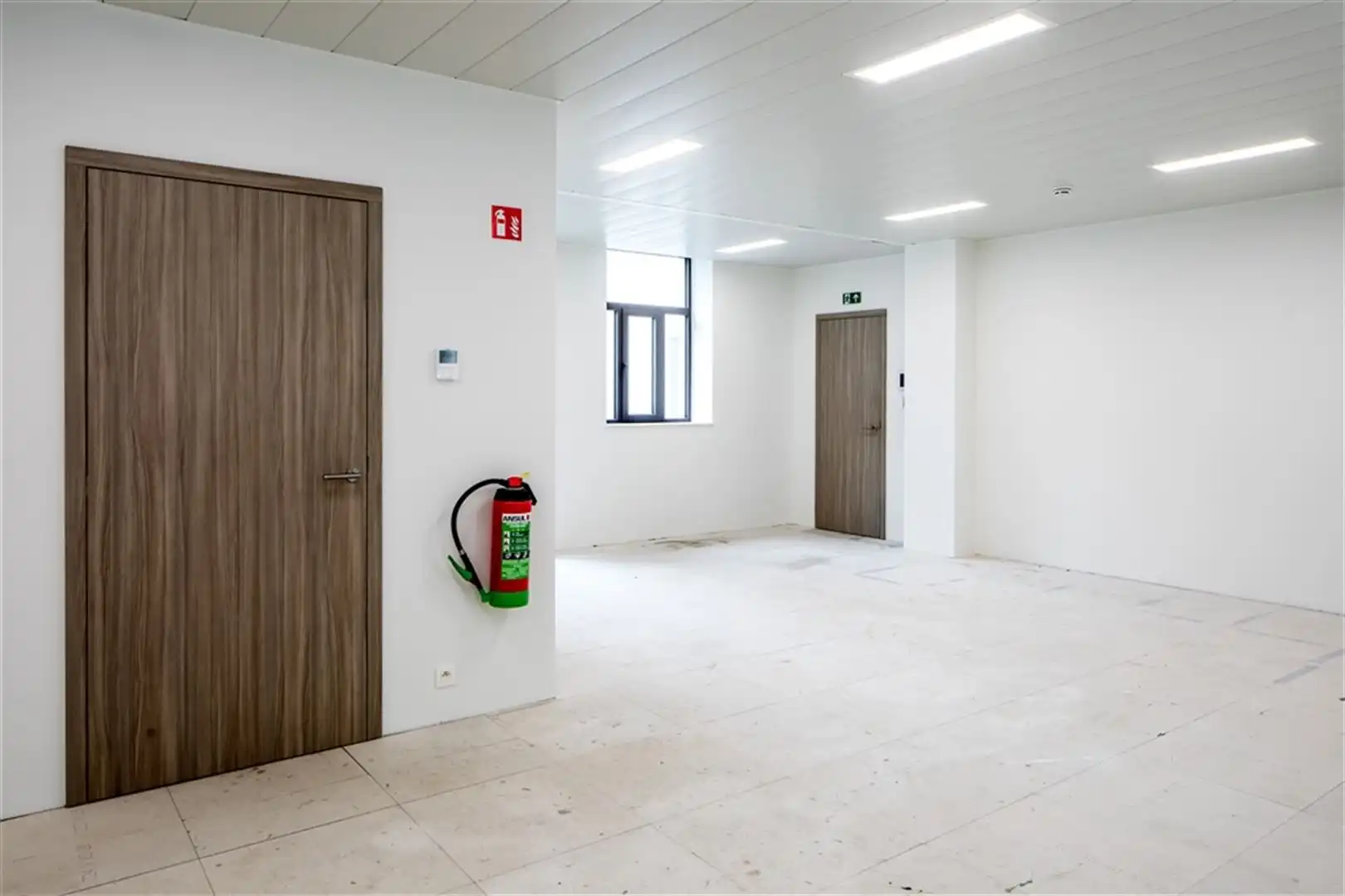 LUCIA: kantoren te huur 132m² foto 14