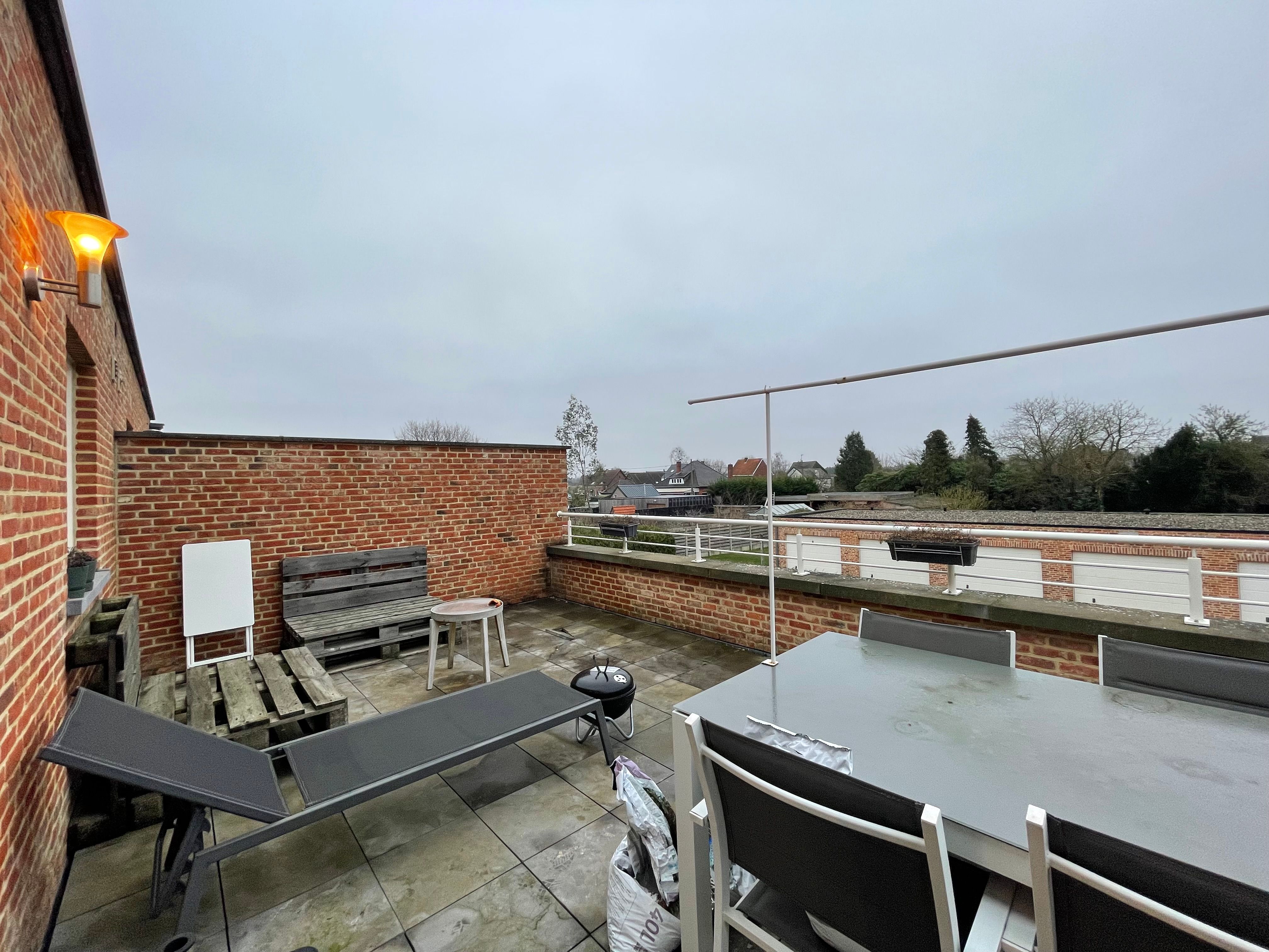 Lichtrijk appartement in nieuwstaat foto 7