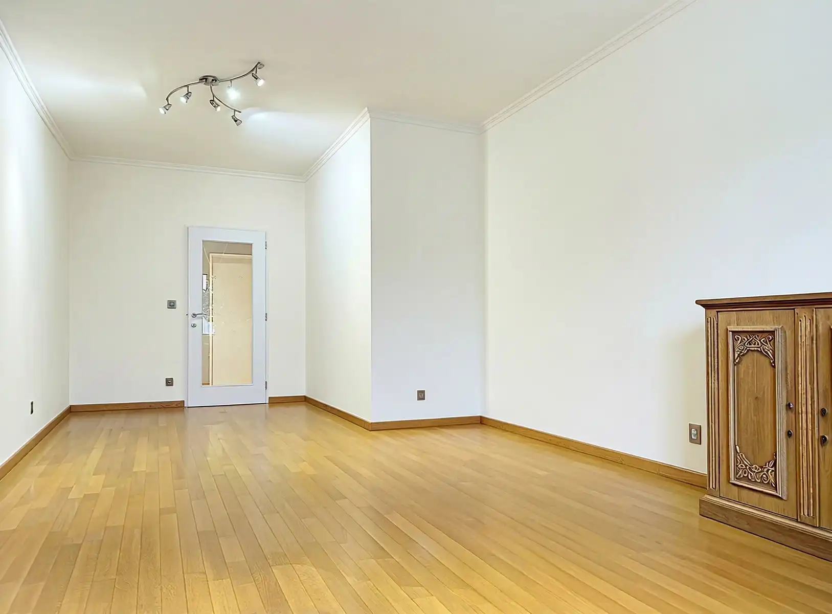 Appartement met drie slaapkamers.  Optie tot garage foto {{pictureIndex}}