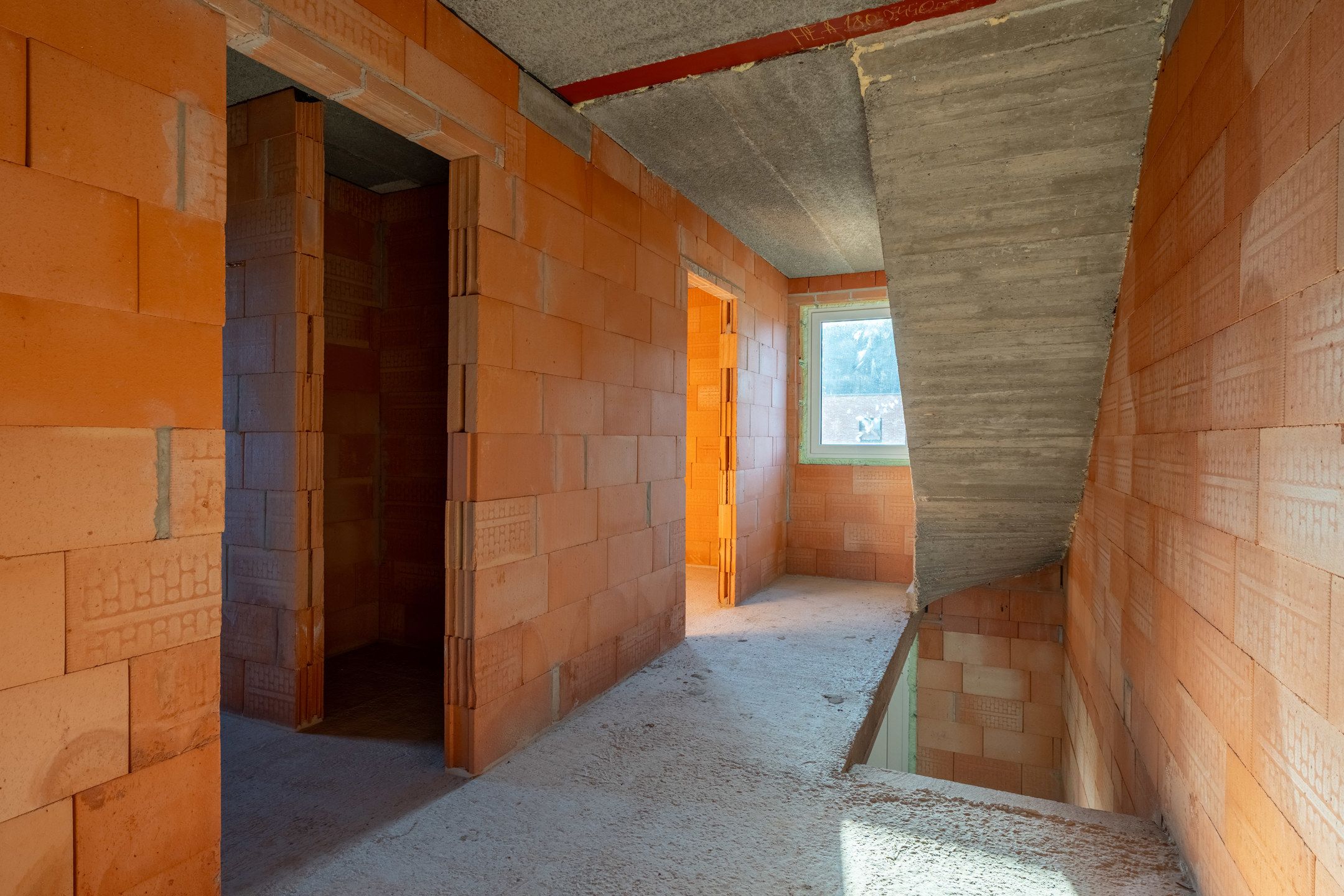 Knappe en ruime casco woning op ideale ligging in Vlimmeren foto 33