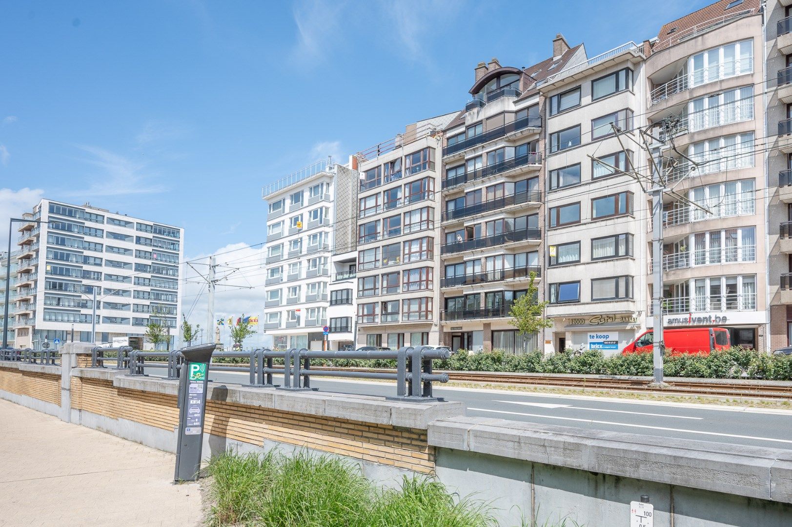 Ruim en zongericht appartement met 4 slaapkamers foto 22