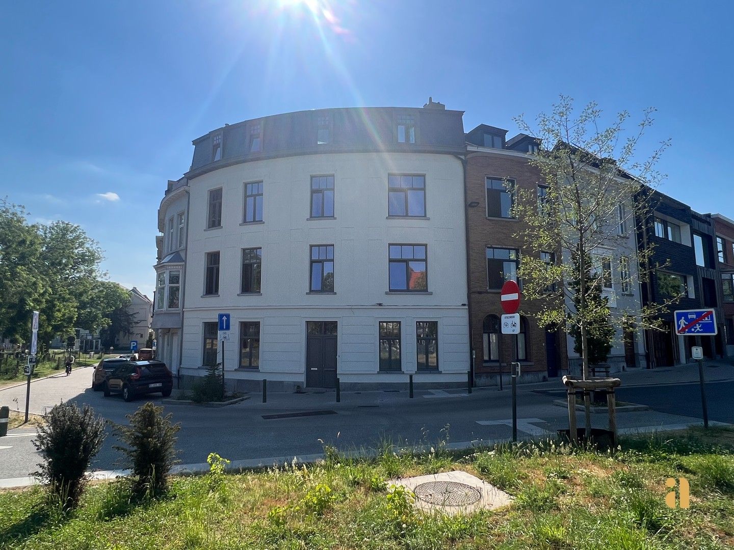Bemeubeld appartement op topligging te huur! foto 2