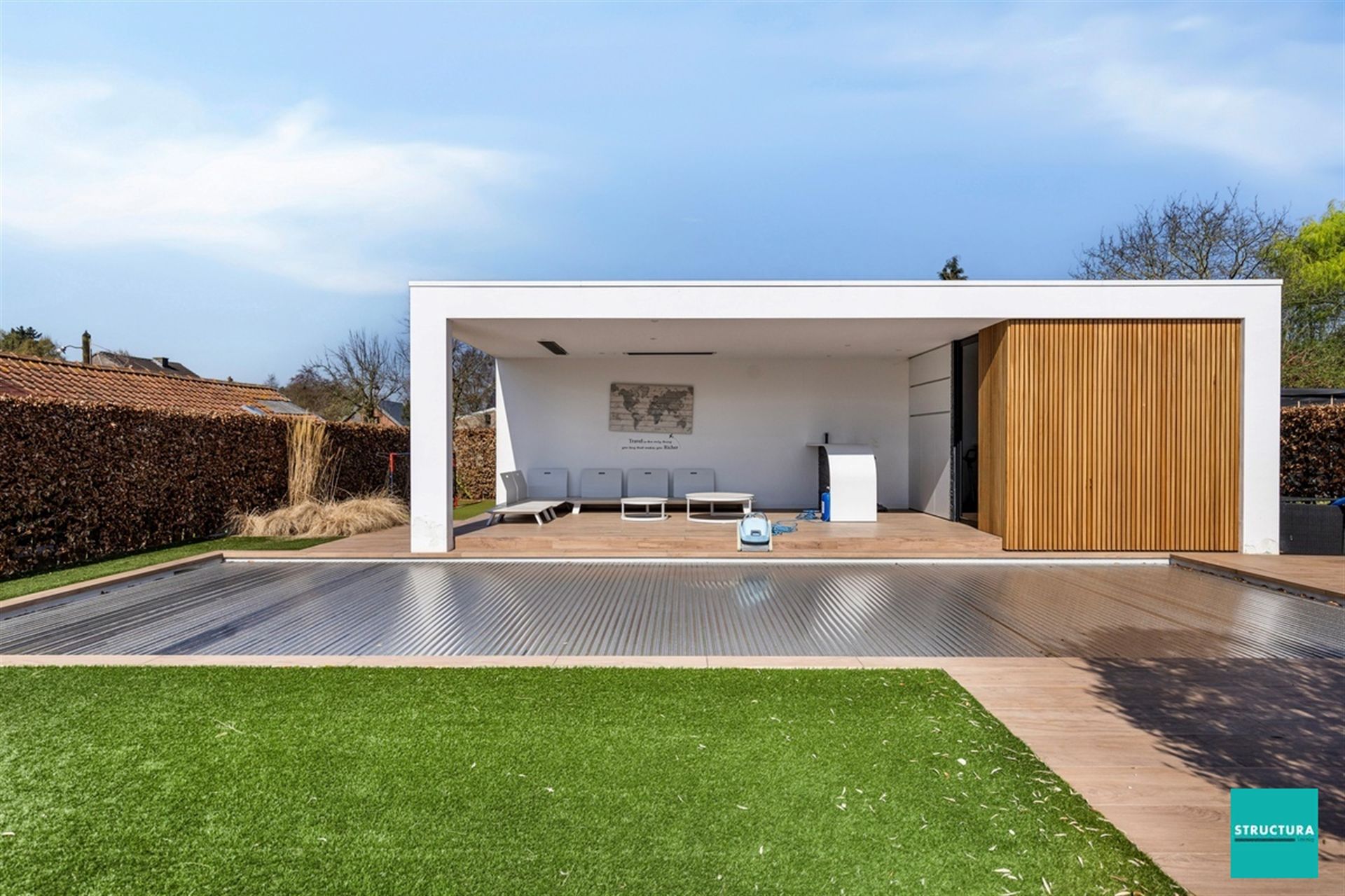 Prachtige moderne villa met zwembad en poolhouse foto 23