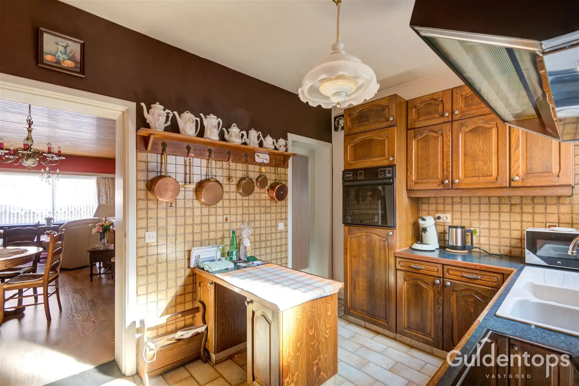 Zeer goed gelegen rijwoning foto 14