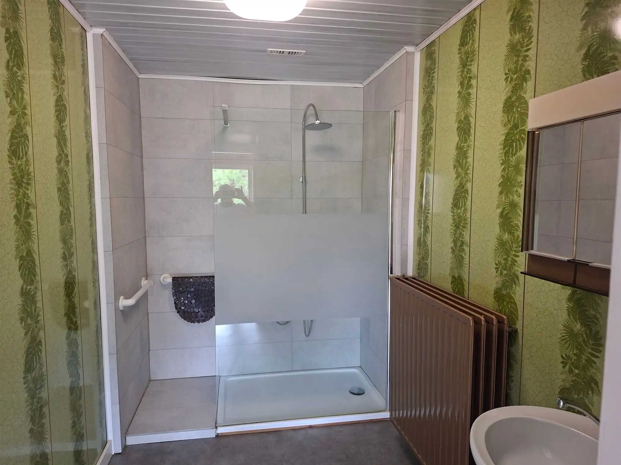 Volledig te renoveren woning met tal van mogelijkheden op een ruim perceel. foto 4