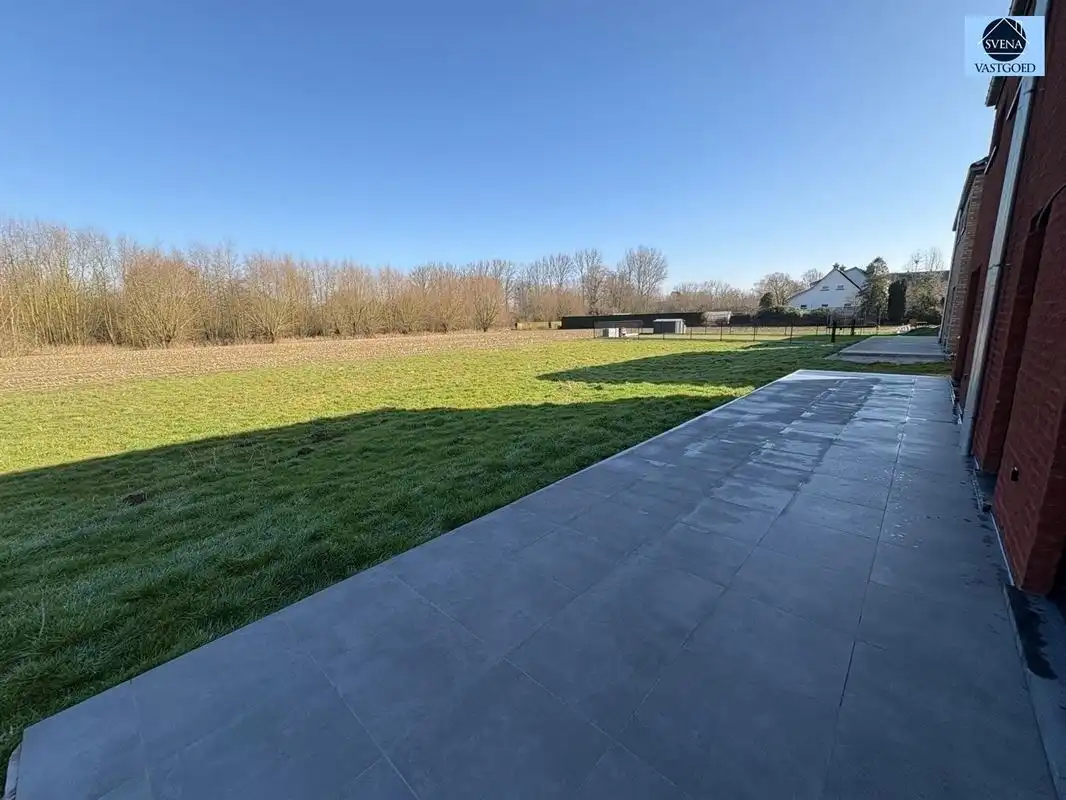  HALFOPEN NIEUWBOUWWONING MET 3 SLAAPKAMERS EN TUIN foto 16