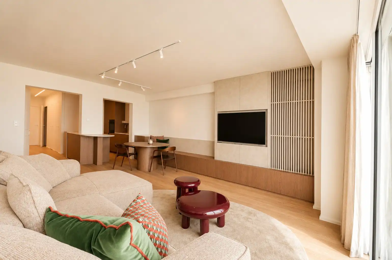 Subliem gerenoveerd appartement met frontaal zeezicht en een tijdloze, uiterst verfijnde afwerking. foto 3