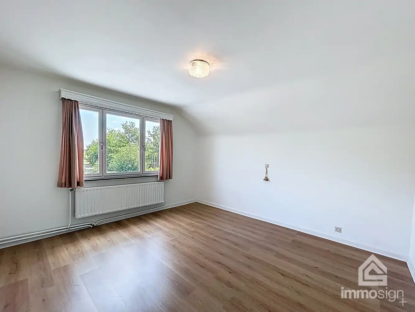 Charmante gezinswoning met potentieel op ruim hoekperceel in hartje Eksel foto 26