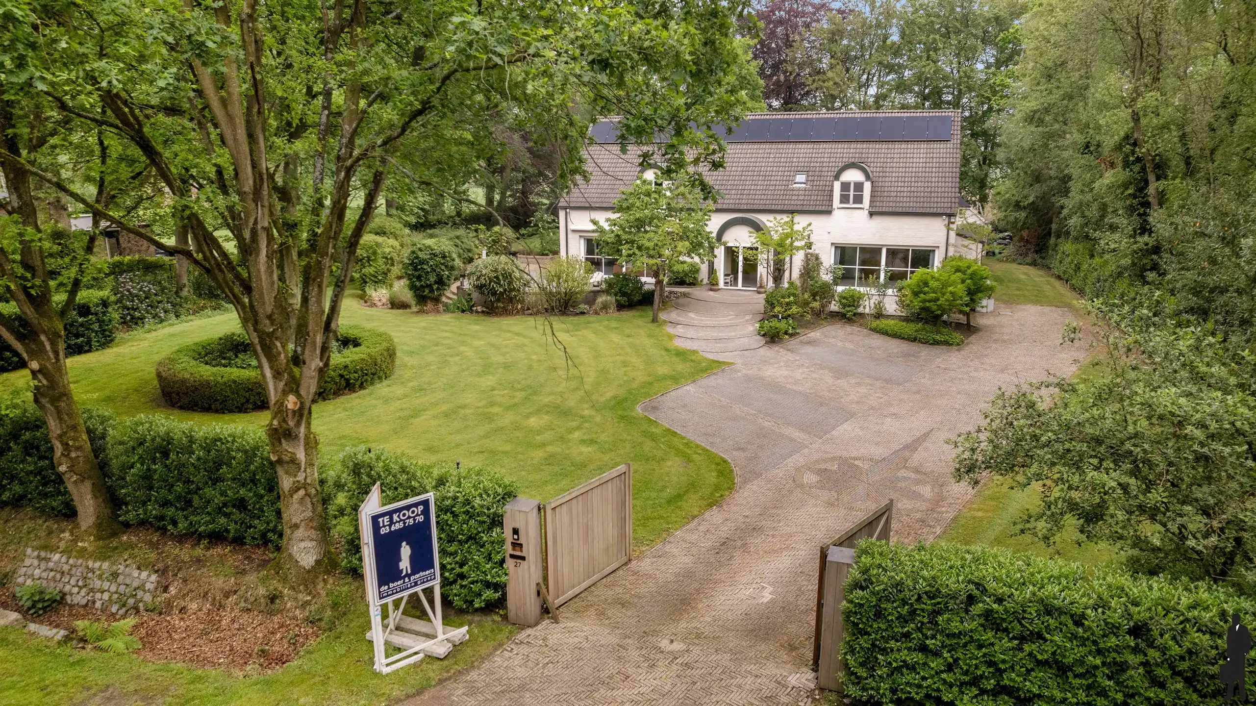 Exclusieve villa met panoramisch uitzicht  foto {{pictureIndex}}