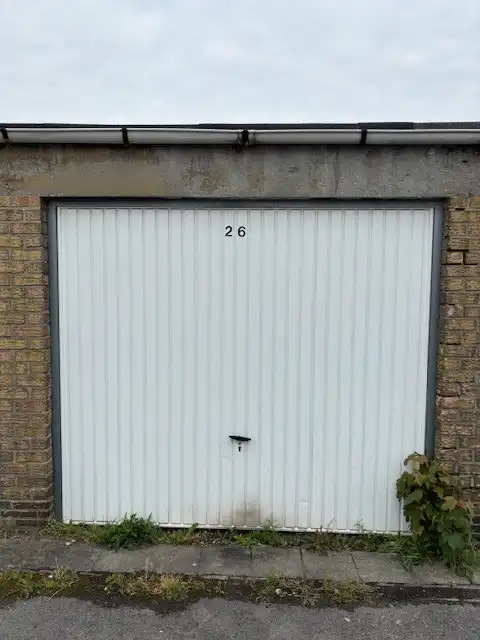 centraal gelegen, gemetste garage in garagecomplex (er zijn er nog 6 beschikbaar en worden individueel verkocht) foto 4