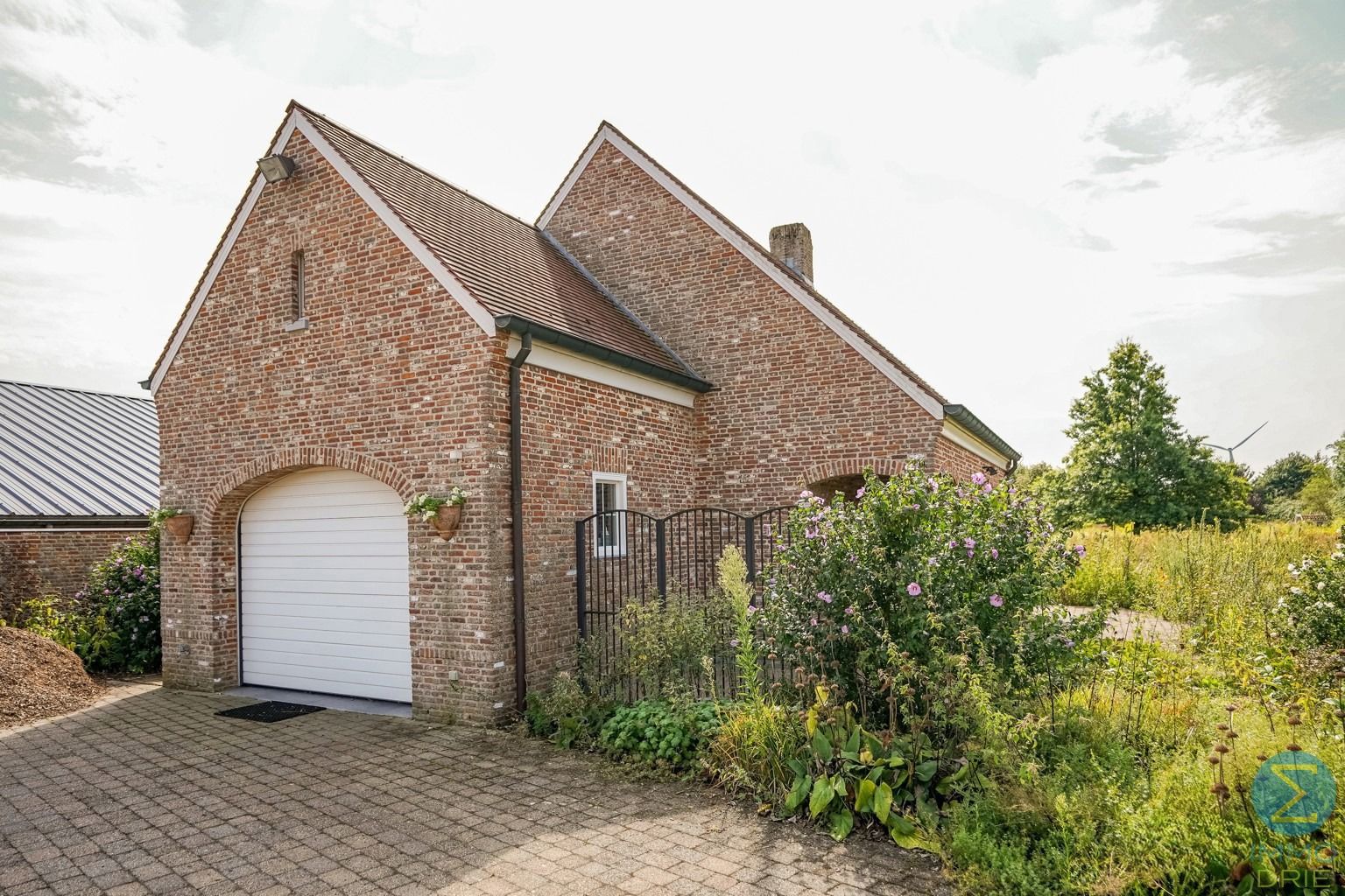 Exclusieve villa met bijgebouwen op 6.660m² grond foto 21