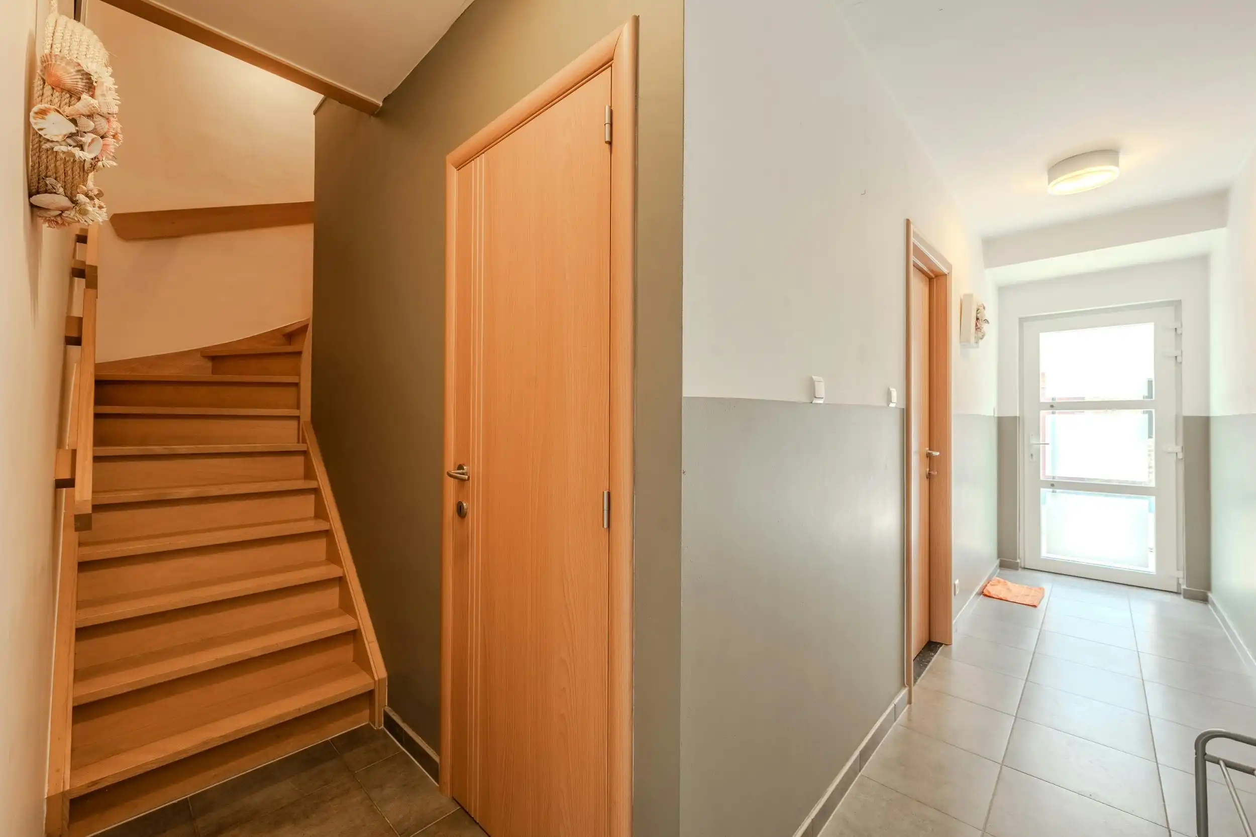 Bel-étage woning met 4 slaapkamers, garage en tuin!  foto 26