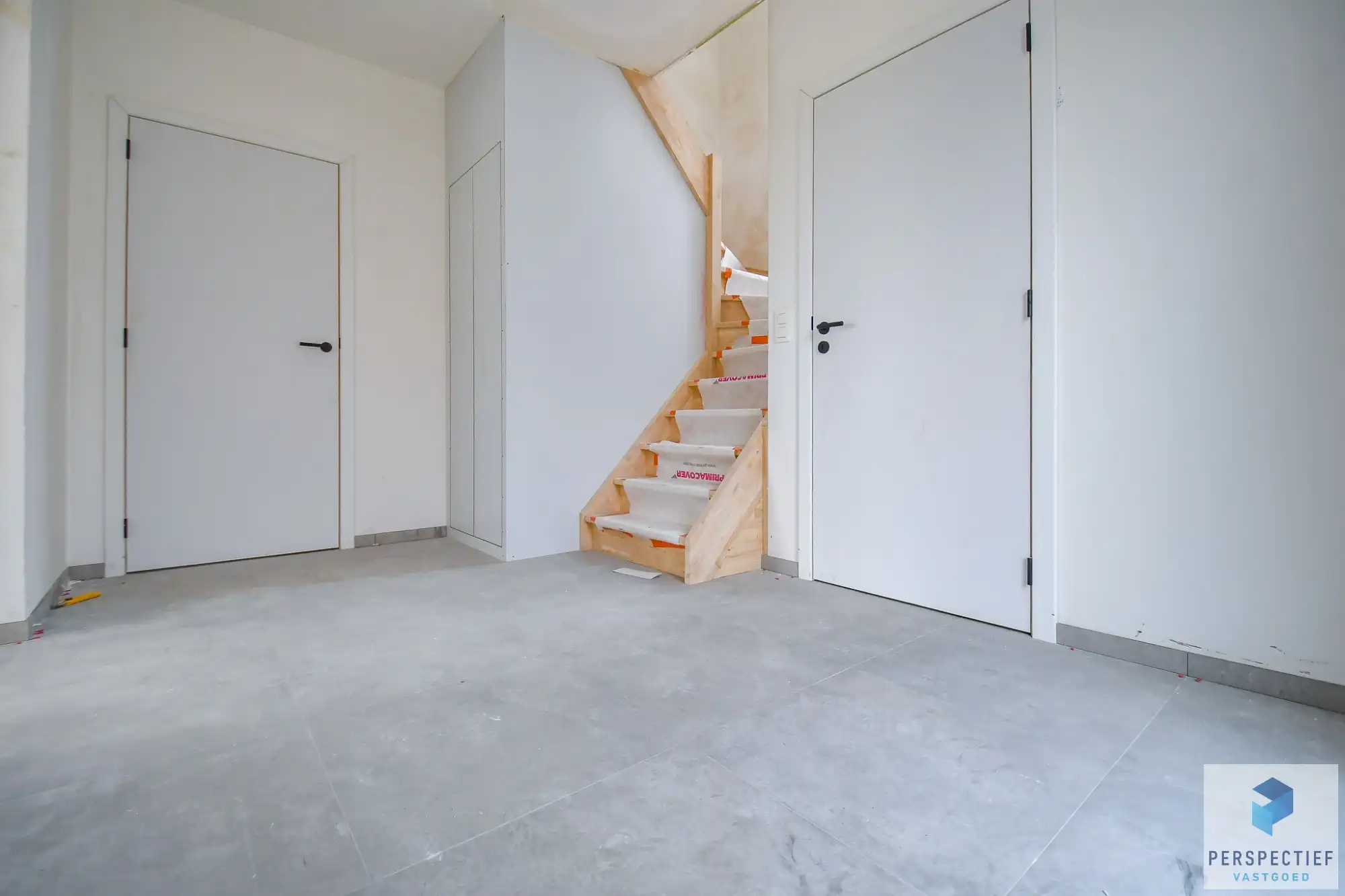 Rustig gelegen afgewerkte moderne nieuwbouwwoning (BEN) met garage en tuin foto 12