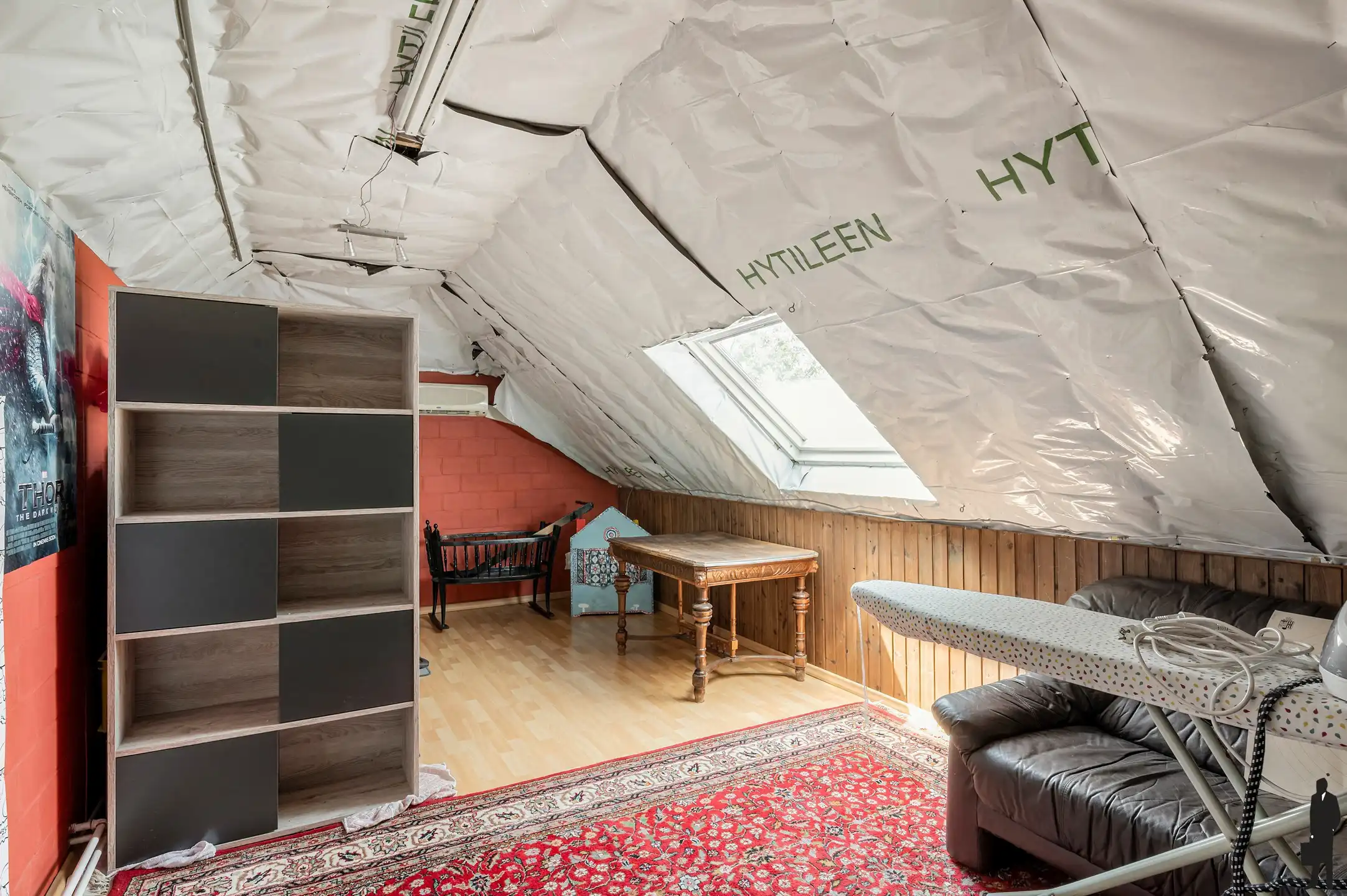 Ruime vrijstaande villa met 4 slaapkamers, inpandige garage en zuidgerichte tuin op een perceel van 2.957 m². foto 19
