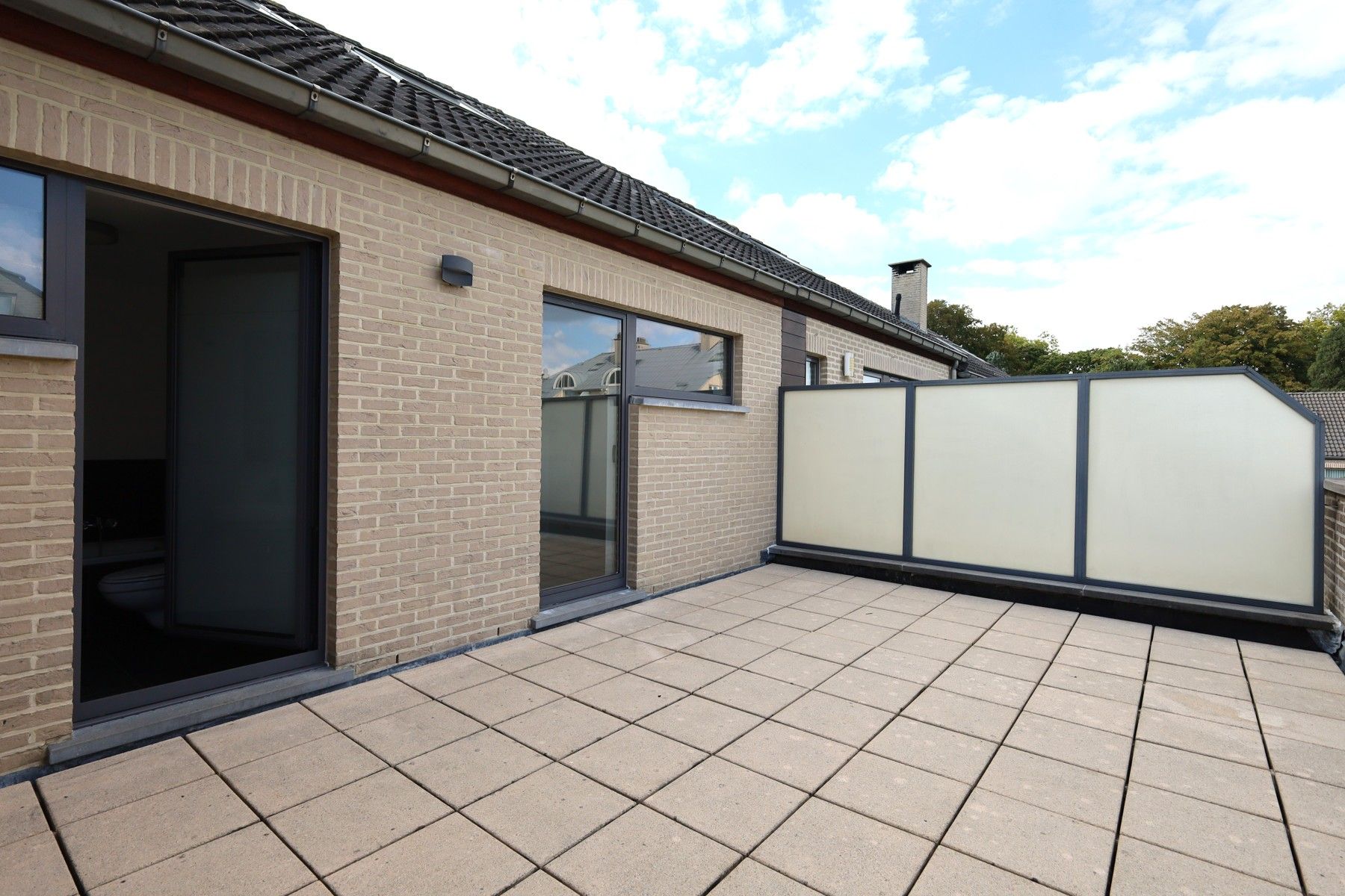 Moderne gezinswoning met tuin en garage, 4,7 km van NATO foto 16