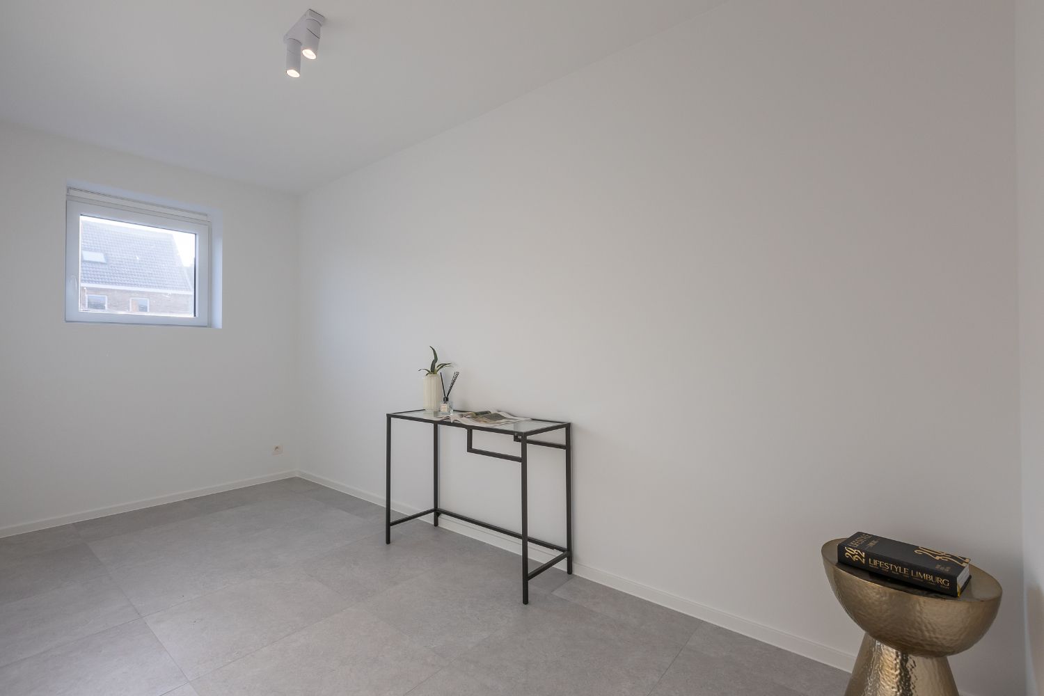 Gerenoveerd twee slaapkamer appartement foto 15