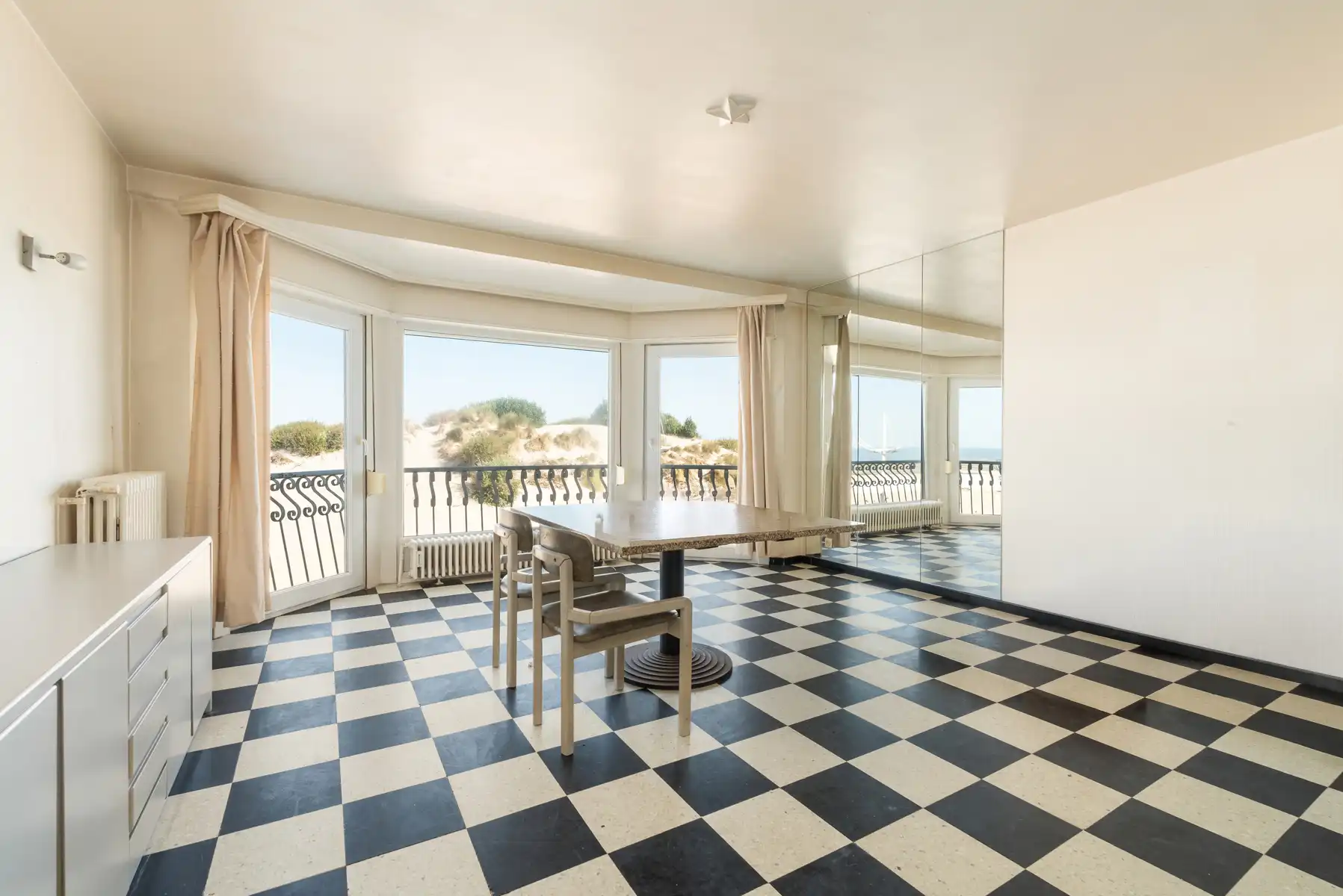 Appartement 2 slaapkamers met frontaal zeezicht te Koksijde foto 2