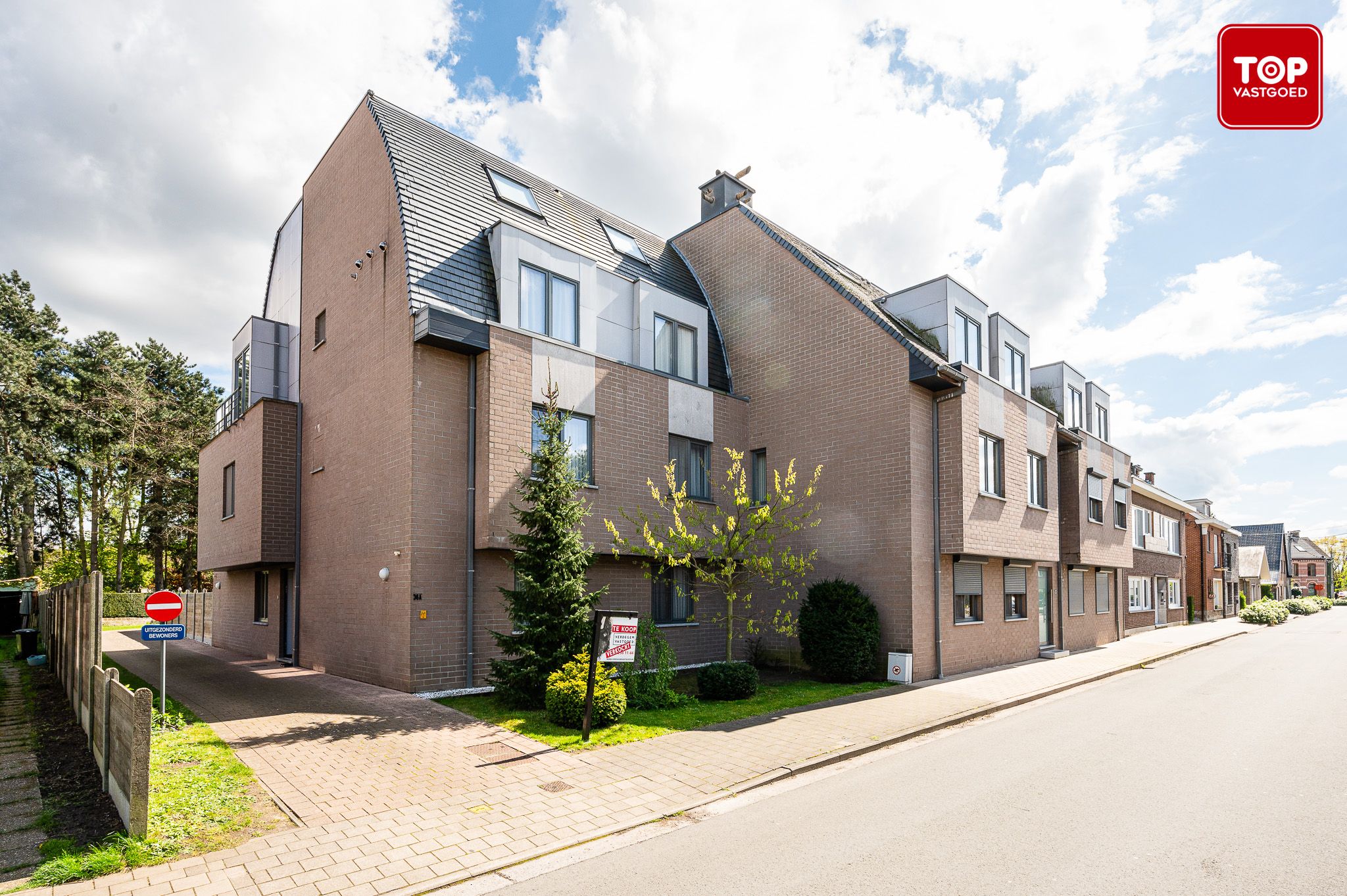 Instapklaar 2-slaapkamer appartement met groot terras. EPC A.  foto 1