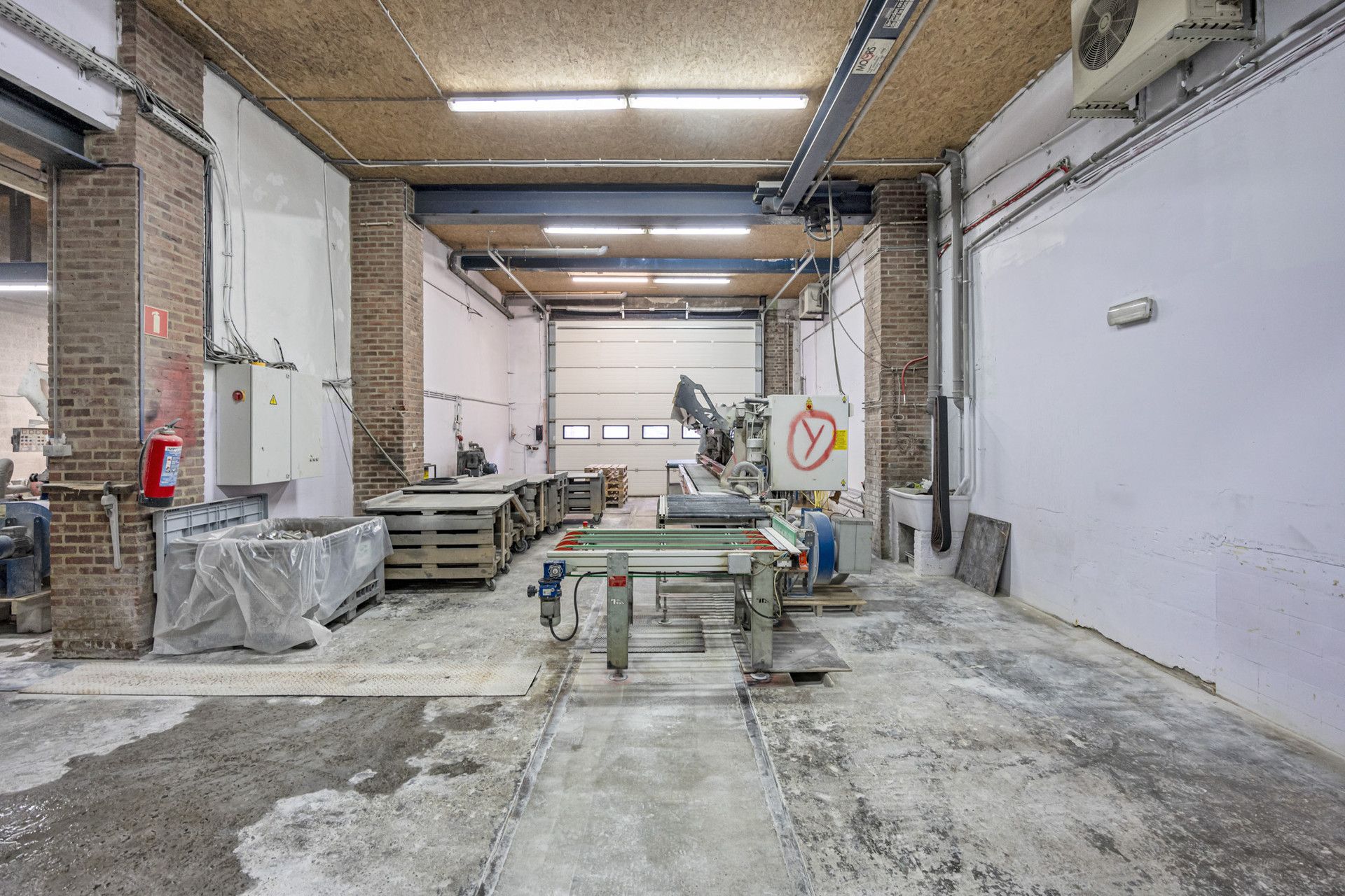 GEBOUW BESTAANDE UIT APP, 3 KANTOORVLOEREN & WERKPLAATS TE BILZEN. foto 40