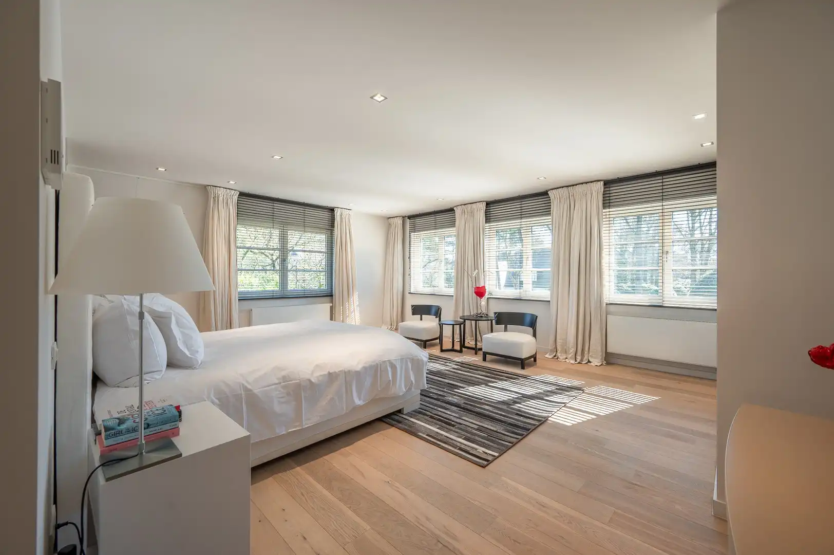 Prachtige luxueuze villa met zwembad op een topligging in het Zoute. foto 8