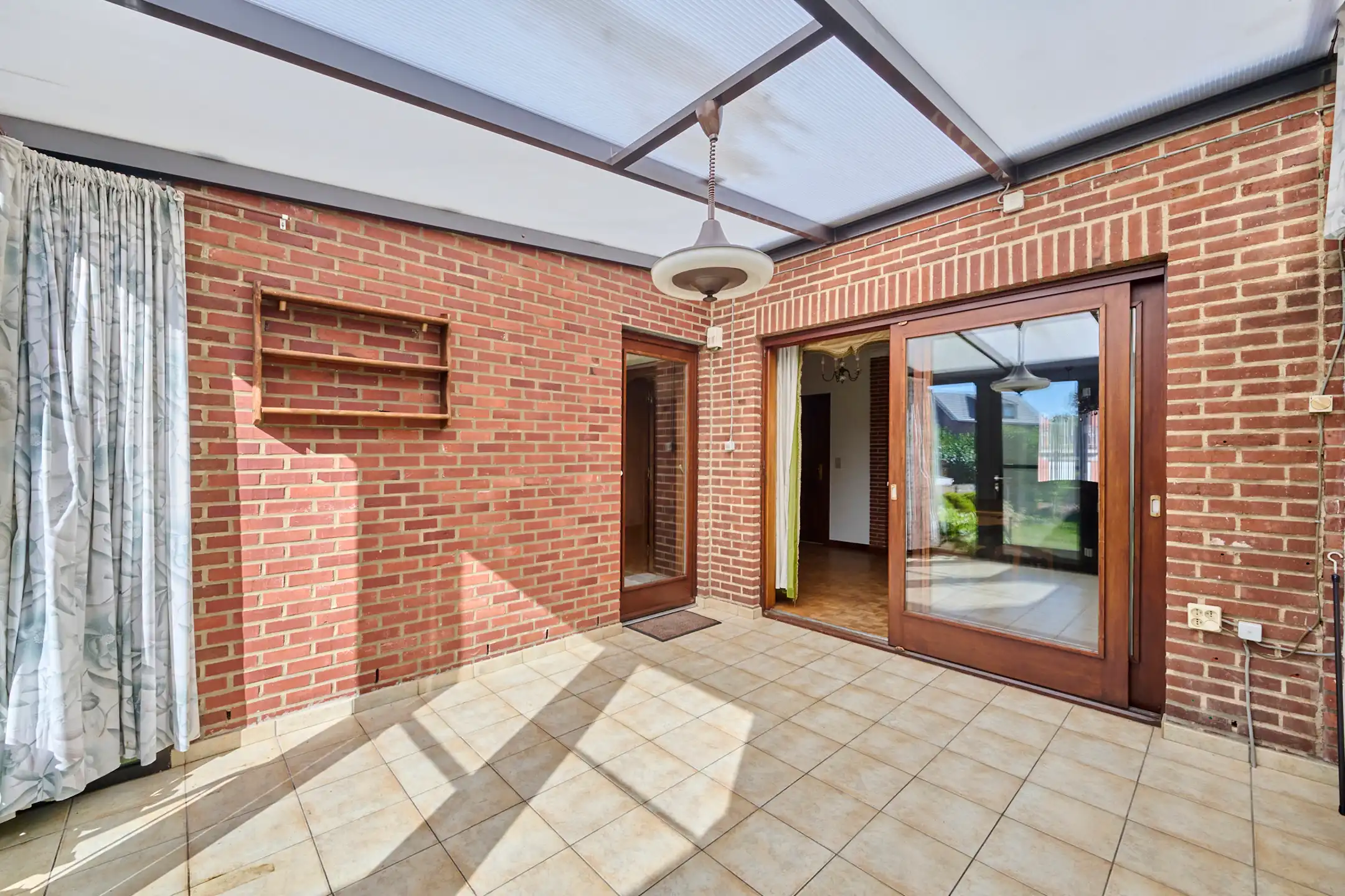 Goed onderhouden rijwoning op toplocatie met parking foto 6