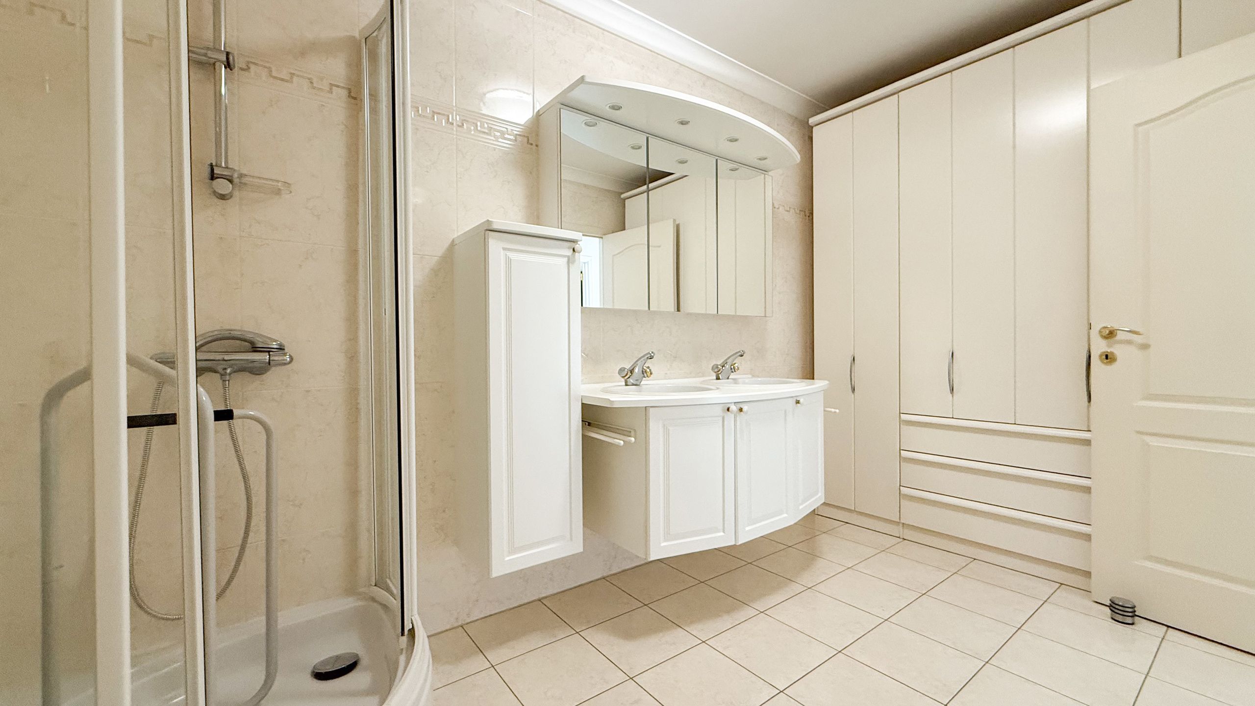 Lichtrijk appartement met zonnig terras, garage en 2slpk! foto 17