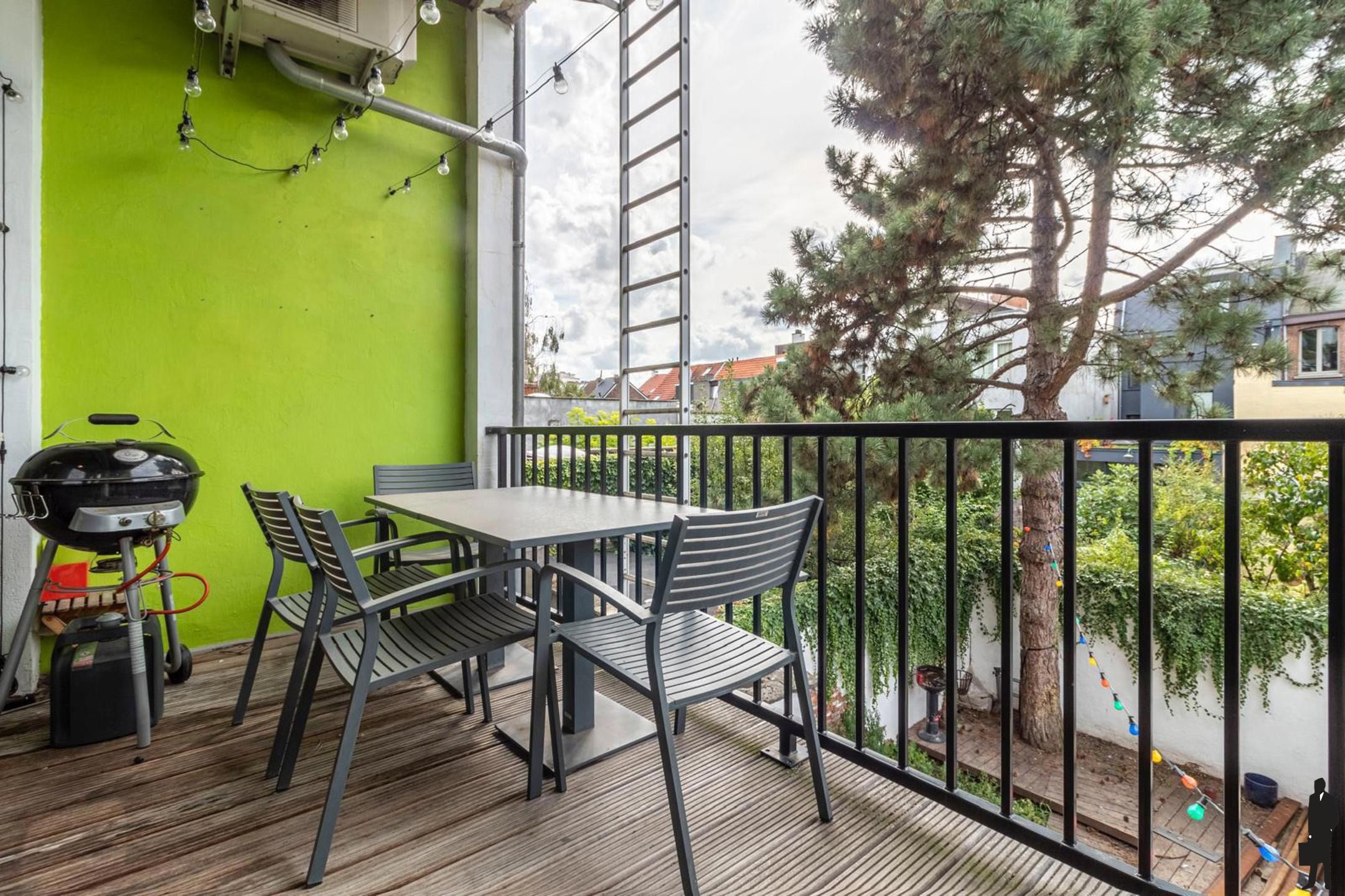 Gemeubeld appartement met ruim terras. foto 2