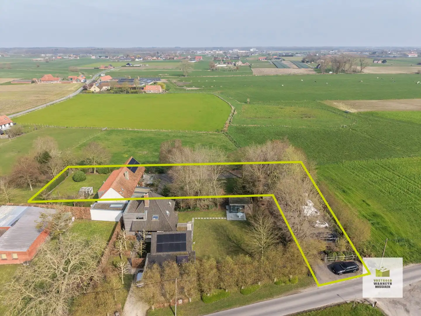 Landelijk en zeer rustig gelegen open bebouwing met 4 slaapkamers op 2.125m2 foto 2