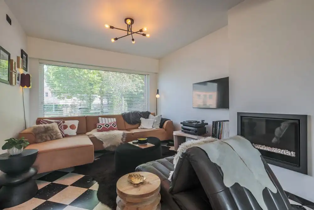 Vernieuwde woning met praktijk in de Arendswijk foto 9
