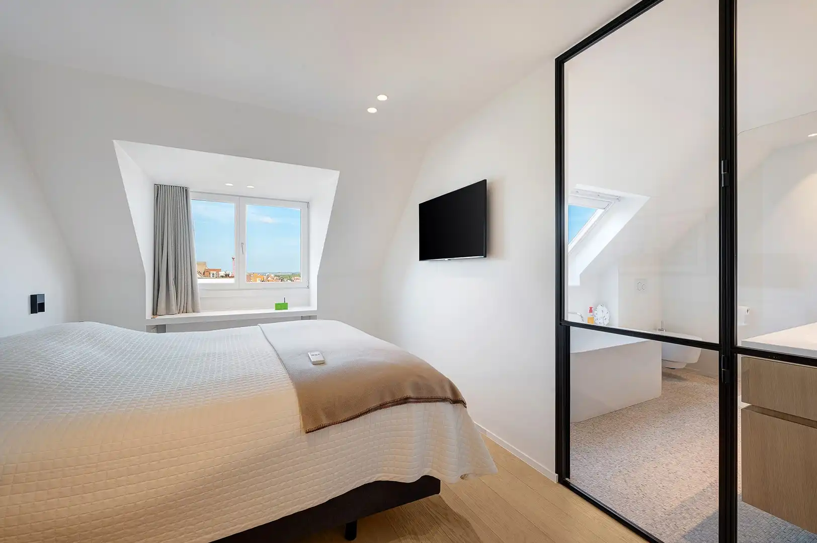 Prachtig duplexappartement met 3 slaapkamers en panoramische uitzichten in het Zoute. foto 21