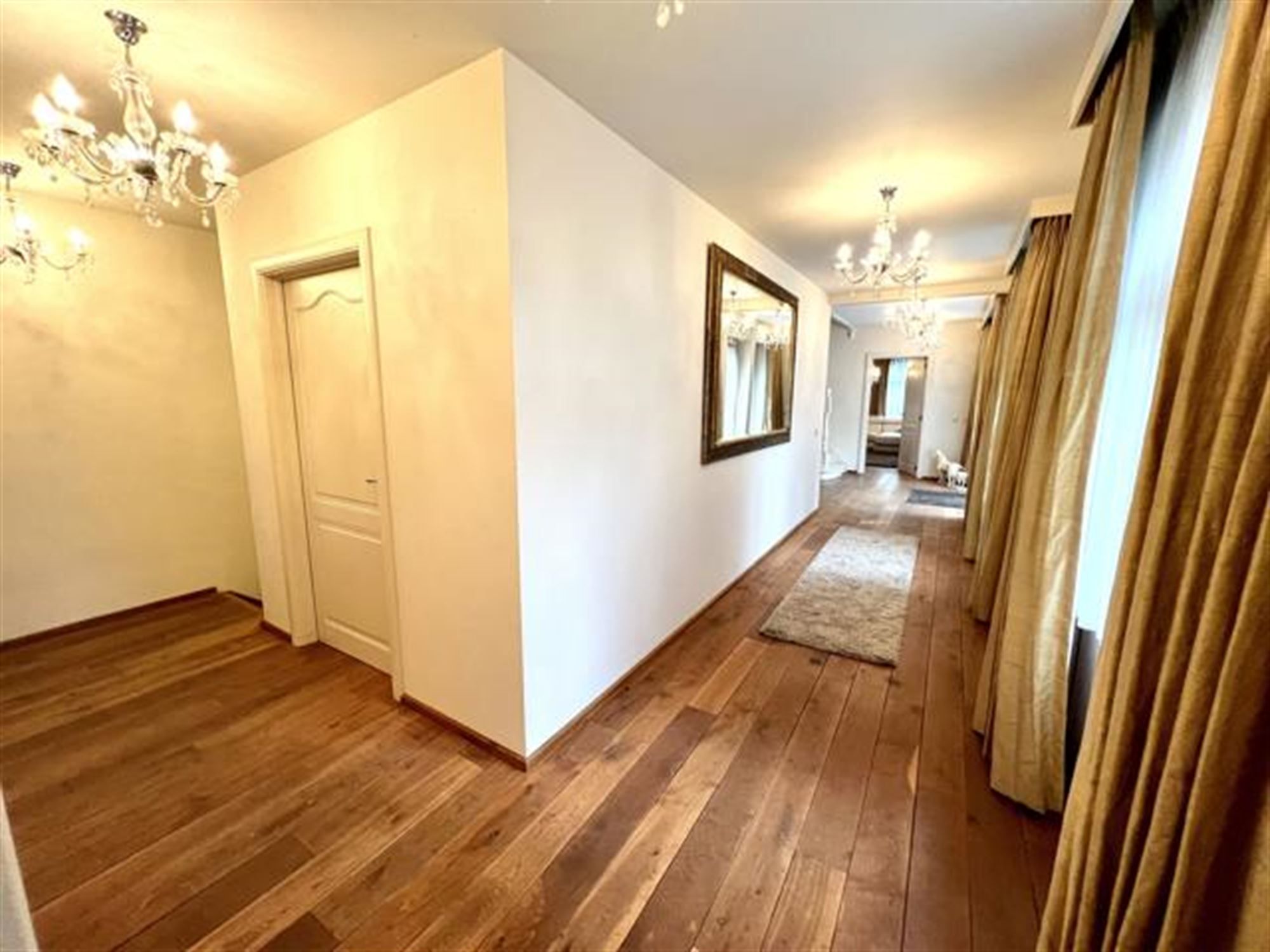 Prachtige villa met 9 slaapkamers en buitenzwembad foto 18