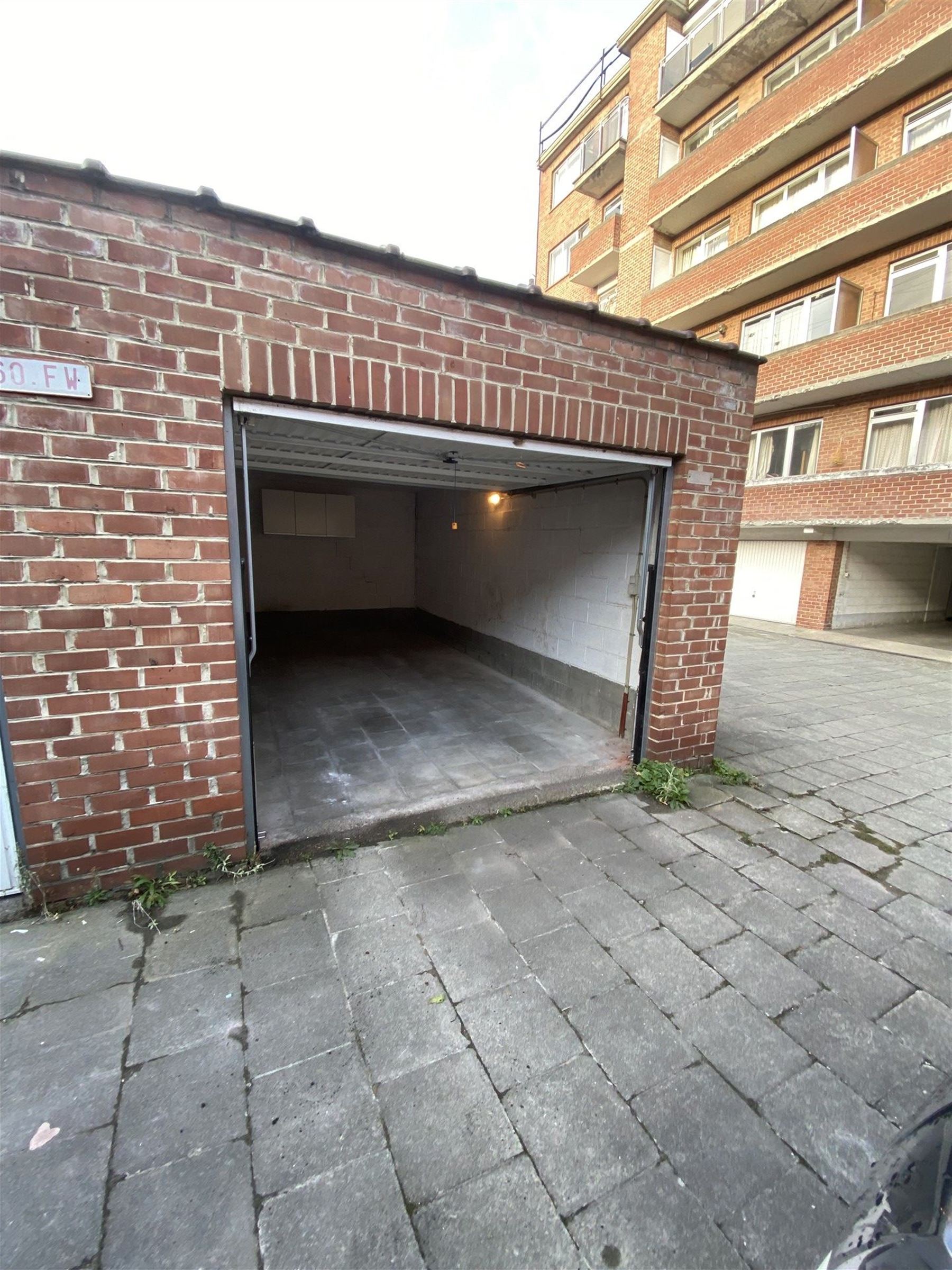 garage foto {{pictureIndex}}