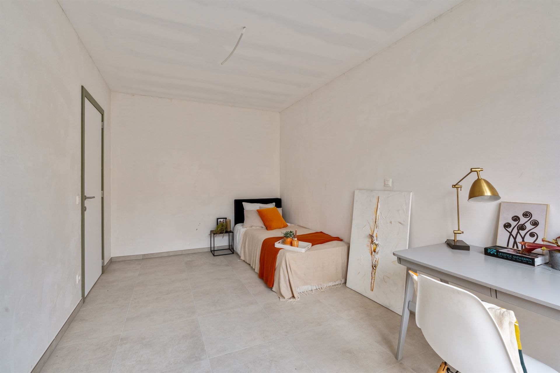 Gelijkvloerse woning met carport en tuin. foto 13