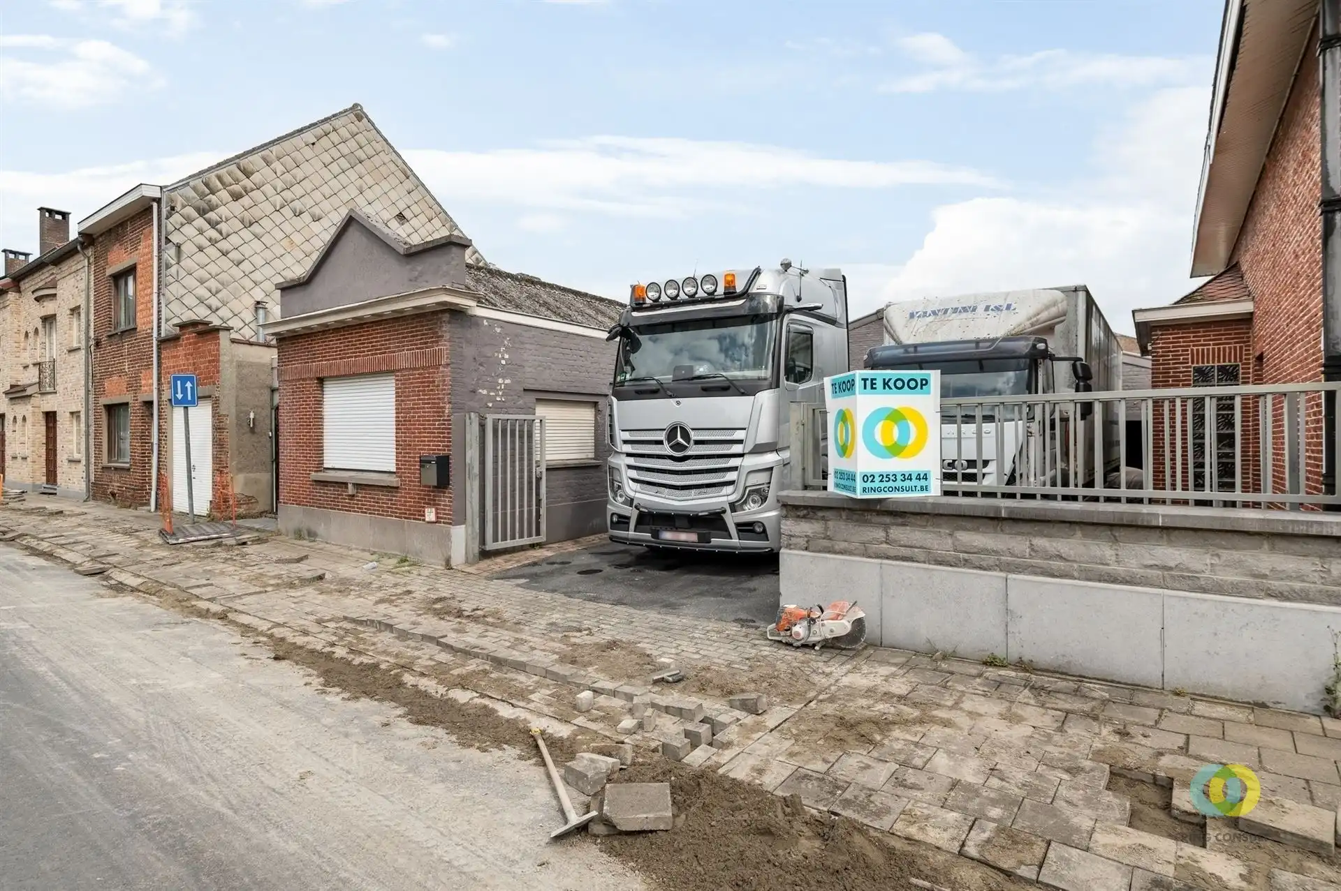 **IN OPTIE** Bedrijfspand met loods, kantoor en woning foto 4