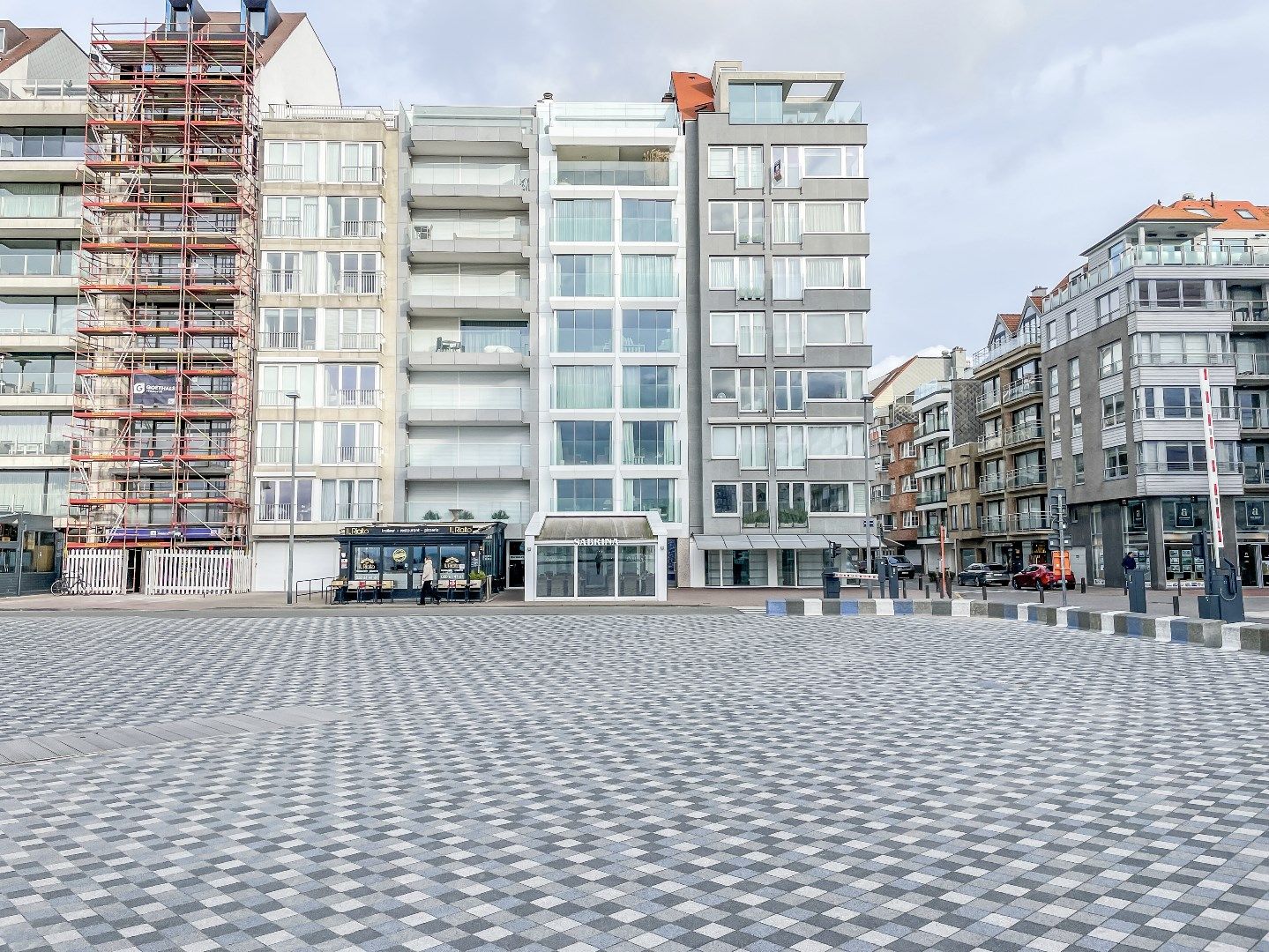 Zuid-west gericht appartement met ZEEZICHT gelegen op het Rubensplein foto 24