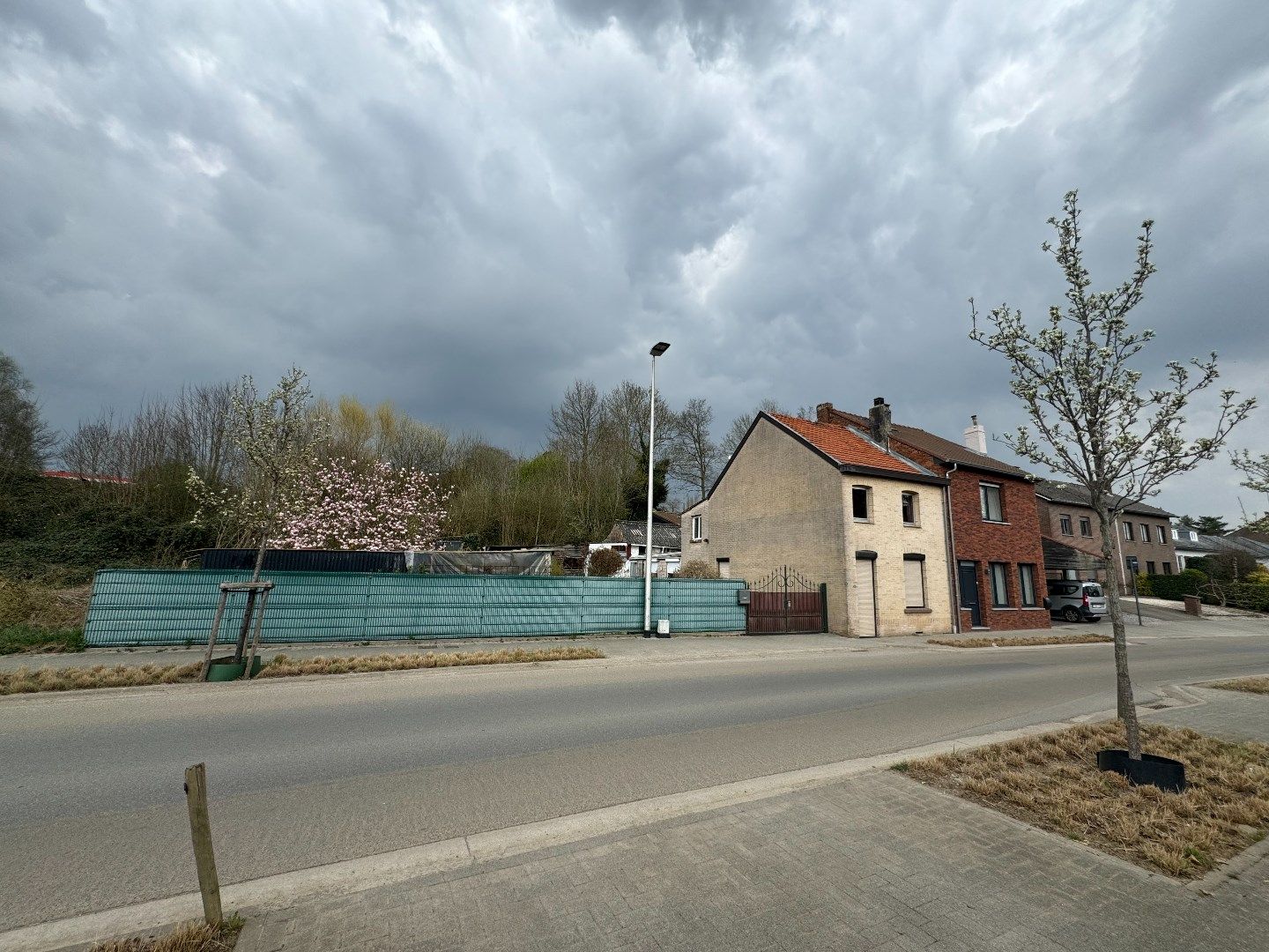 Renovatiewoning of ruim perceel bouwgrond foto 4