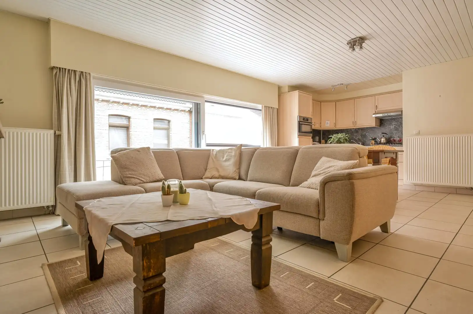 APPARTEMENT MET 2 SLAAPKAMERS, RUIME ZOLDER & TERRAS foto 2