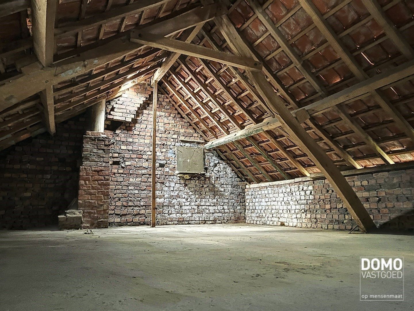 Karaktervolle woning met tal van mogelijkheden en voorzien van paardenstallingen foto 22