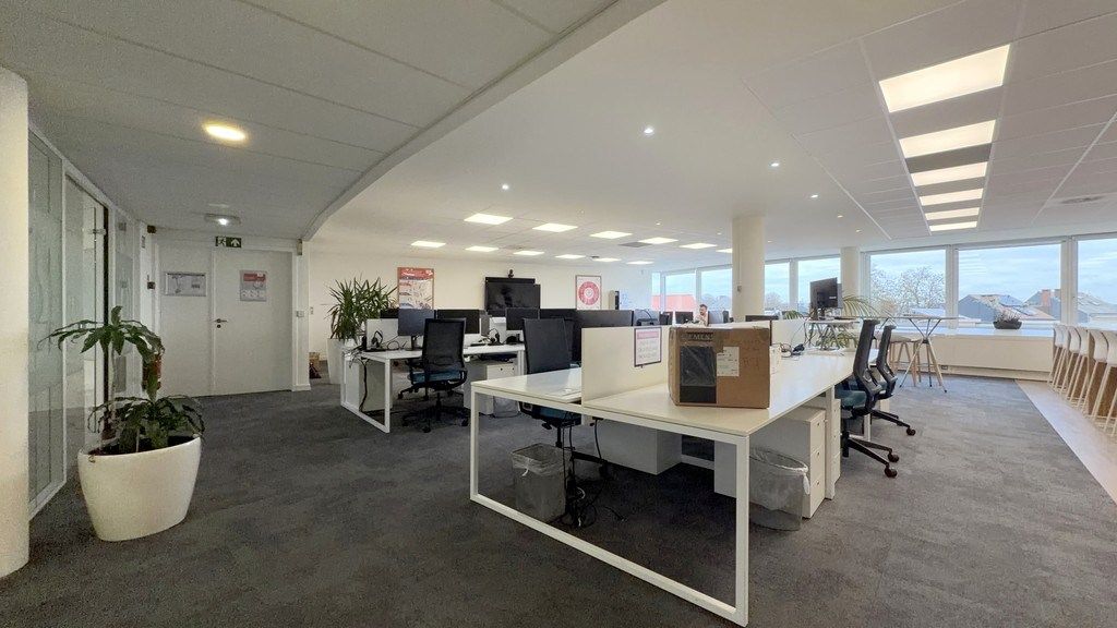 Knap ingericht kantoor te huur in Antwerp Gate I te Berchem foto 13
