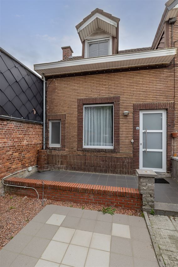 Gerenoveerde woning in rustige straat, 2 slaapkamers, ruime keuken, conforme elektriciteit en wandelroutes vlakbij. foto 28
