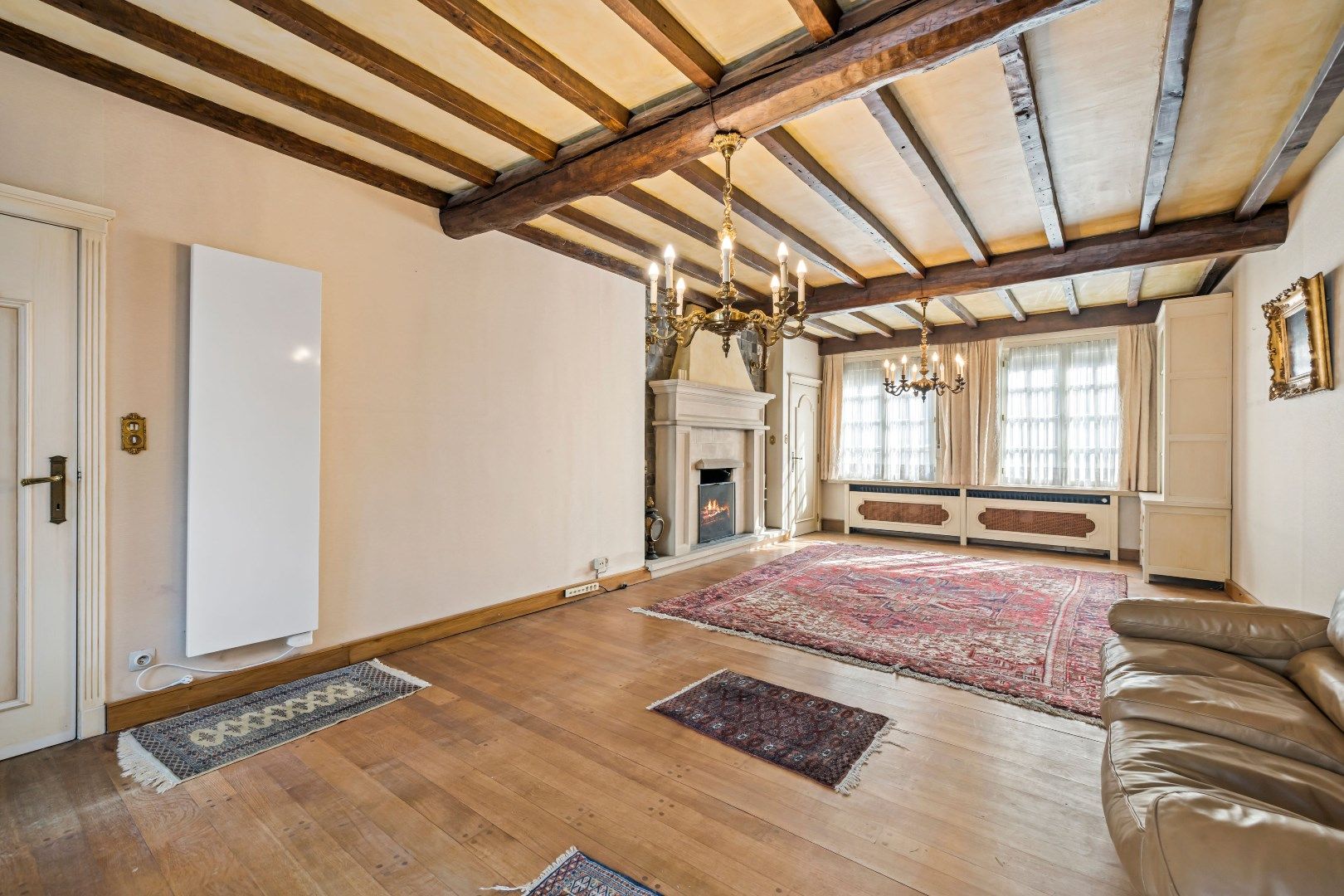 Residentiële, karaktervolle 5-slpk burgerwoning met dubbele garage foto 7