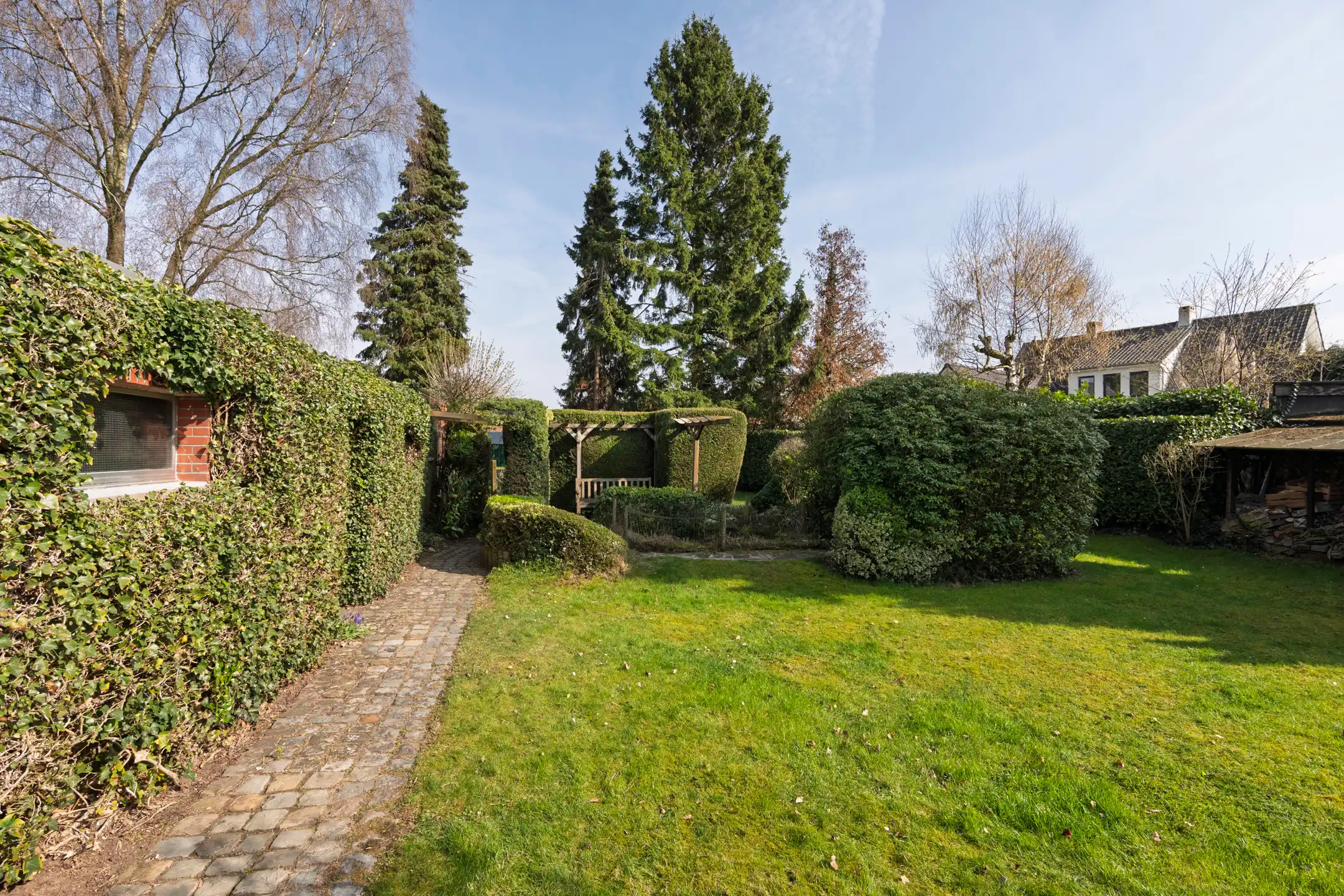 Laagbouwwoning met 4 slks, garage in kindvriendelijke wijk foto 16