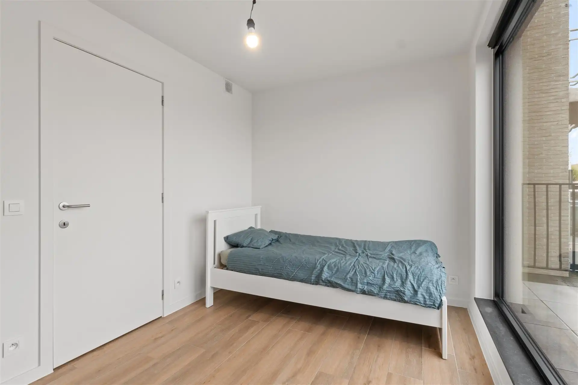 Modern tweeslaapkamer appartement te Sint-Niklaas foto 12