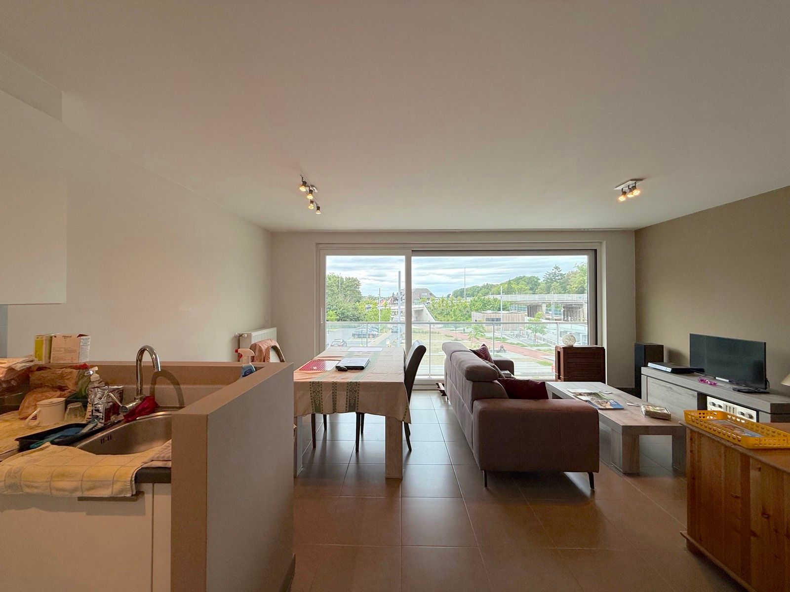 Instapklaar appartement met 2 slaapkamers en terras foto 7