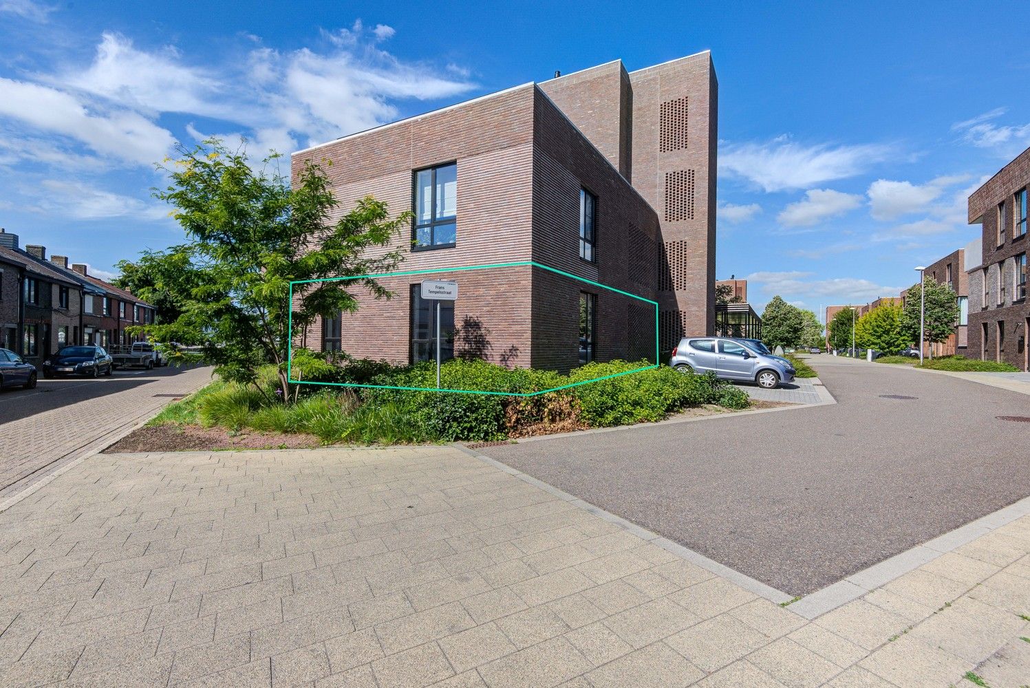 INSTAPKLAAR GELIJKVLOERS APPARTEMENT MET 2 SLAAPKAMERS EN AUTOSTAANPLAATS TE HASSELT foto 19