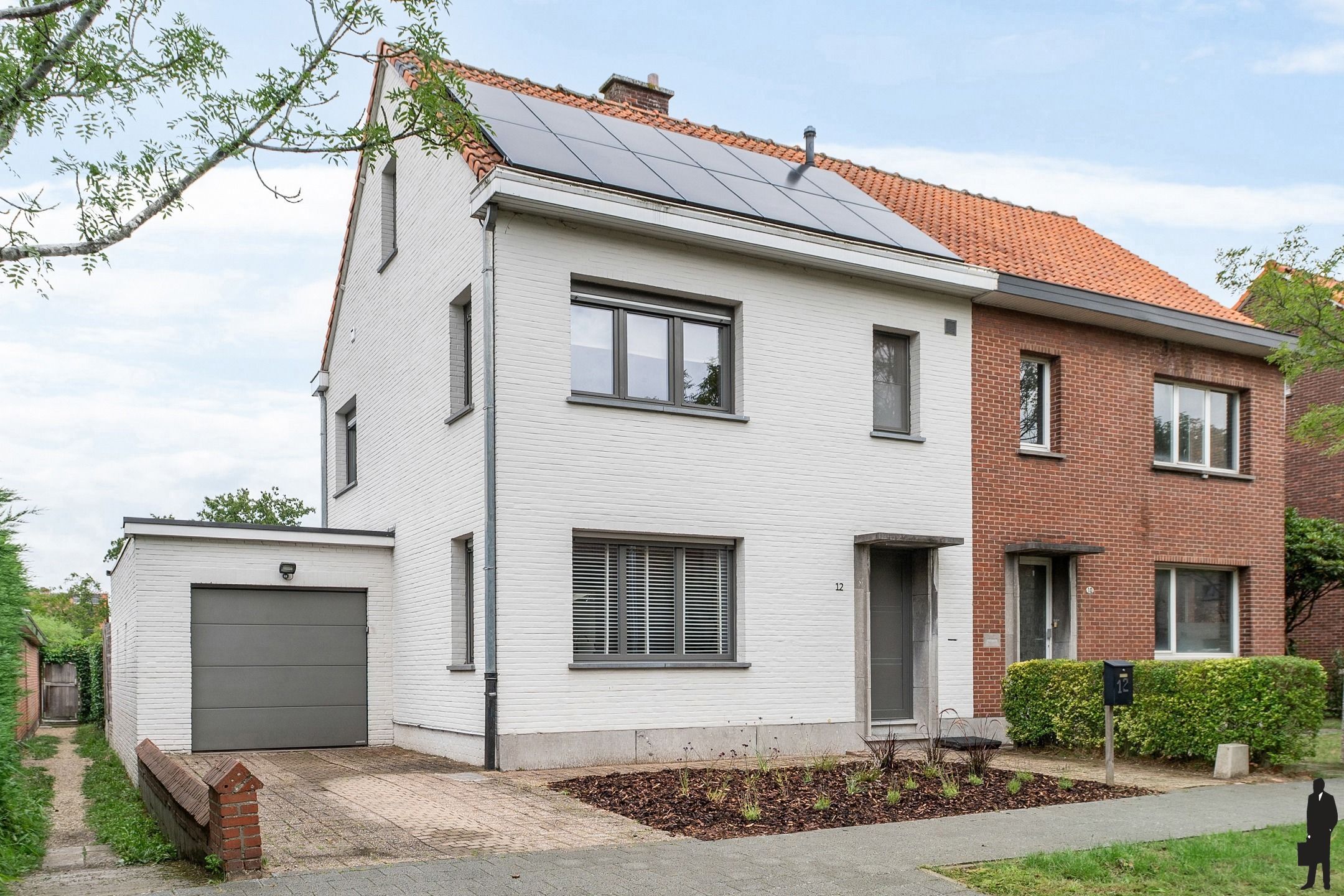 Instapklare HOB met 3 ruime slpks in kindvriendelijke buurt  foto {{pictureIndex}}