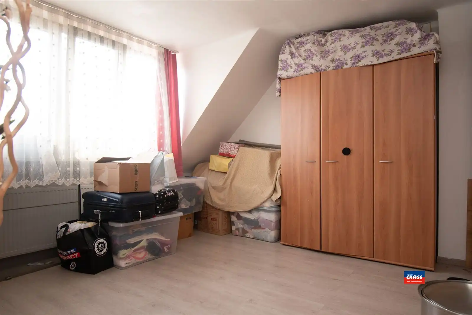 Ruime gezinswoning met vier slaapkamers en tuin foto 18